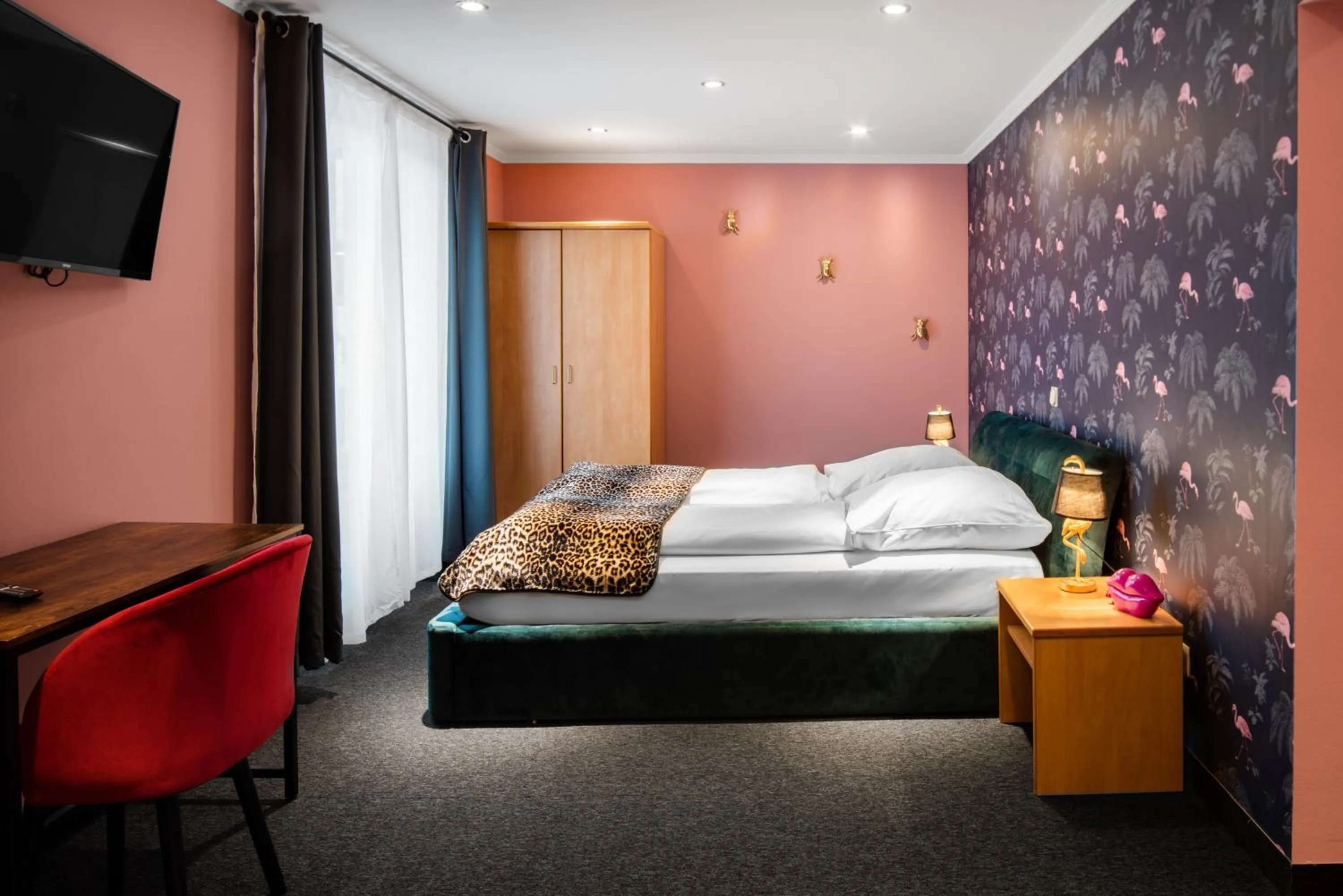 Bed in SmartHotel Flamingo Self check-in