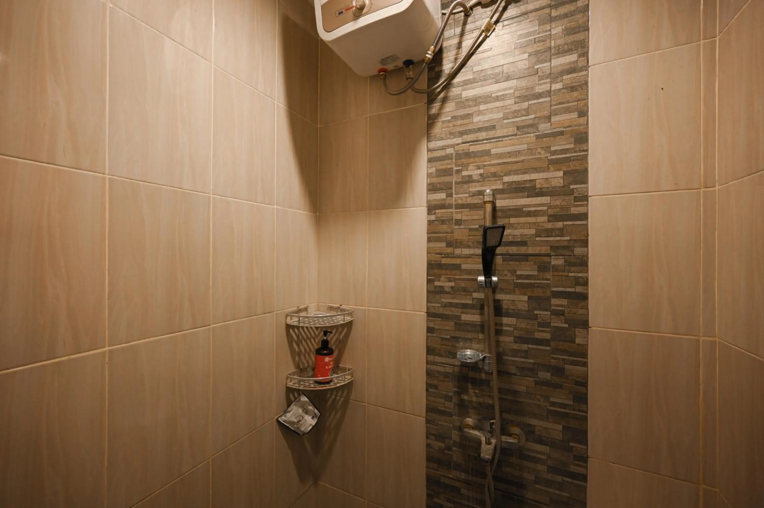 Bathroom in RedDoorz near Mertasari Beach 2