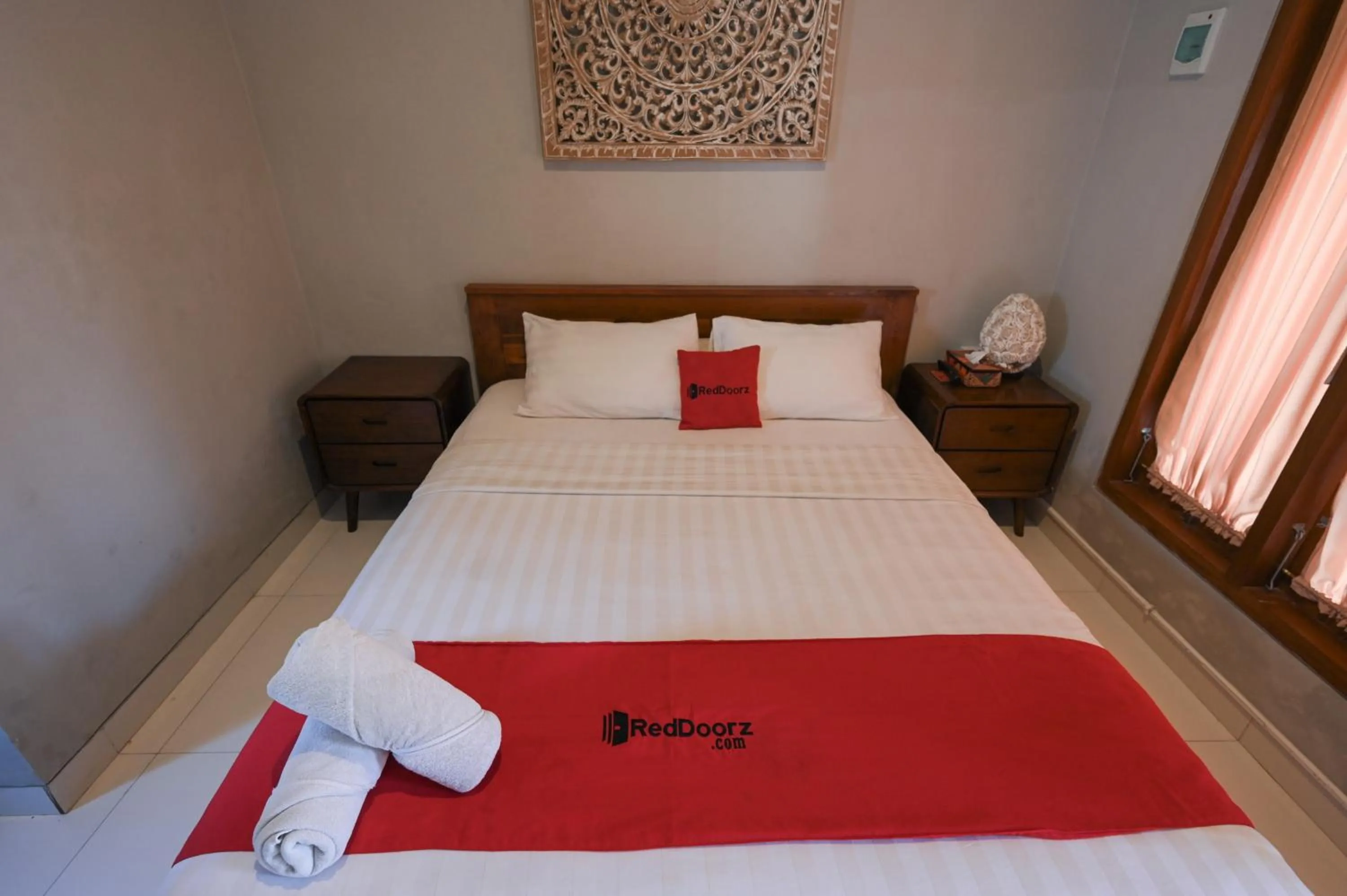 Bedroom, Bed in RedDoorz near Mertasari Beach 2