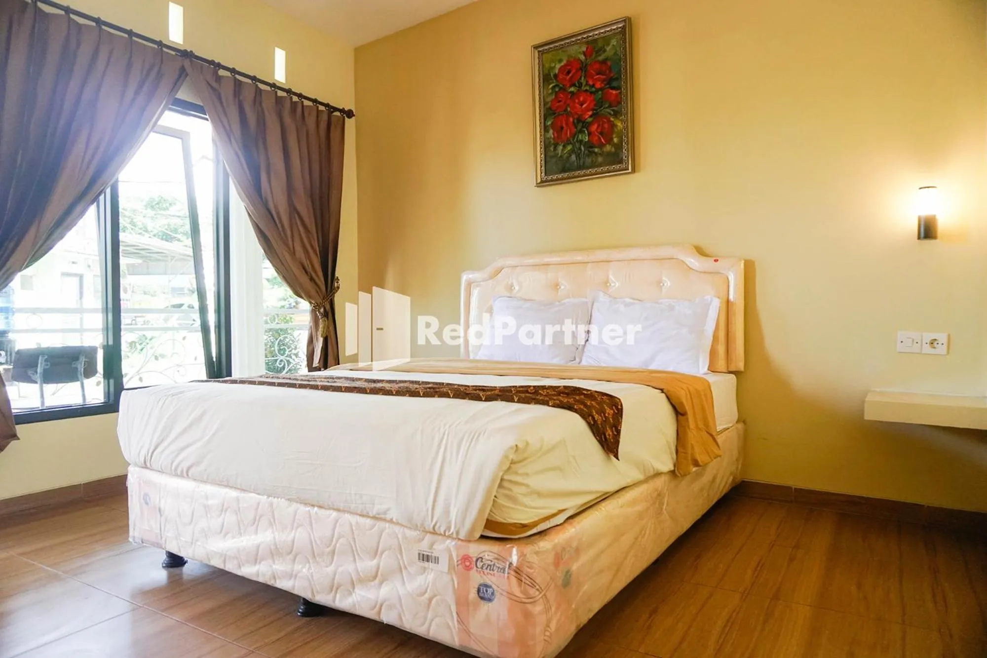 Bed in Griya Imafa Inn RedPartner near Jatim Park 2