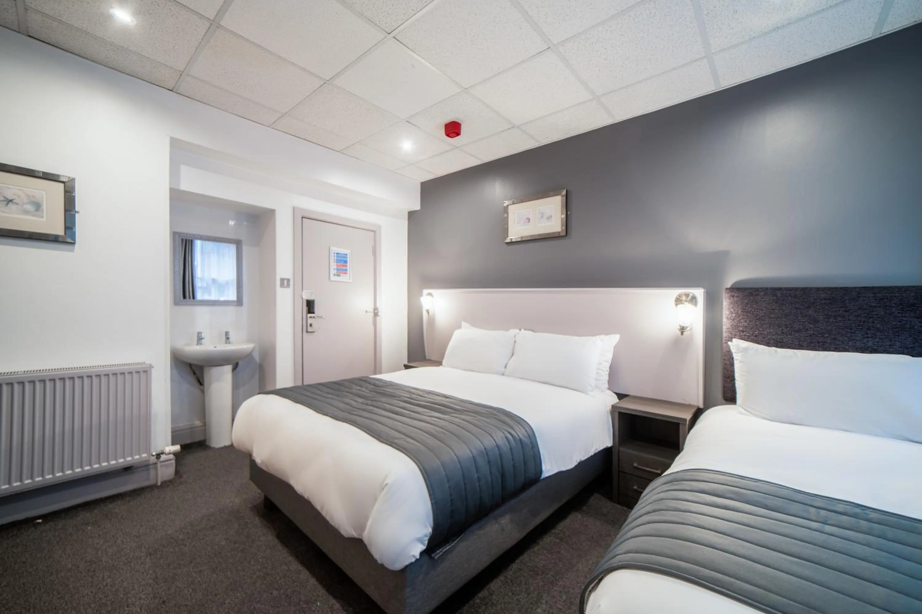 Bedroom, Bed in Comfort Inn Blackpool Gresham