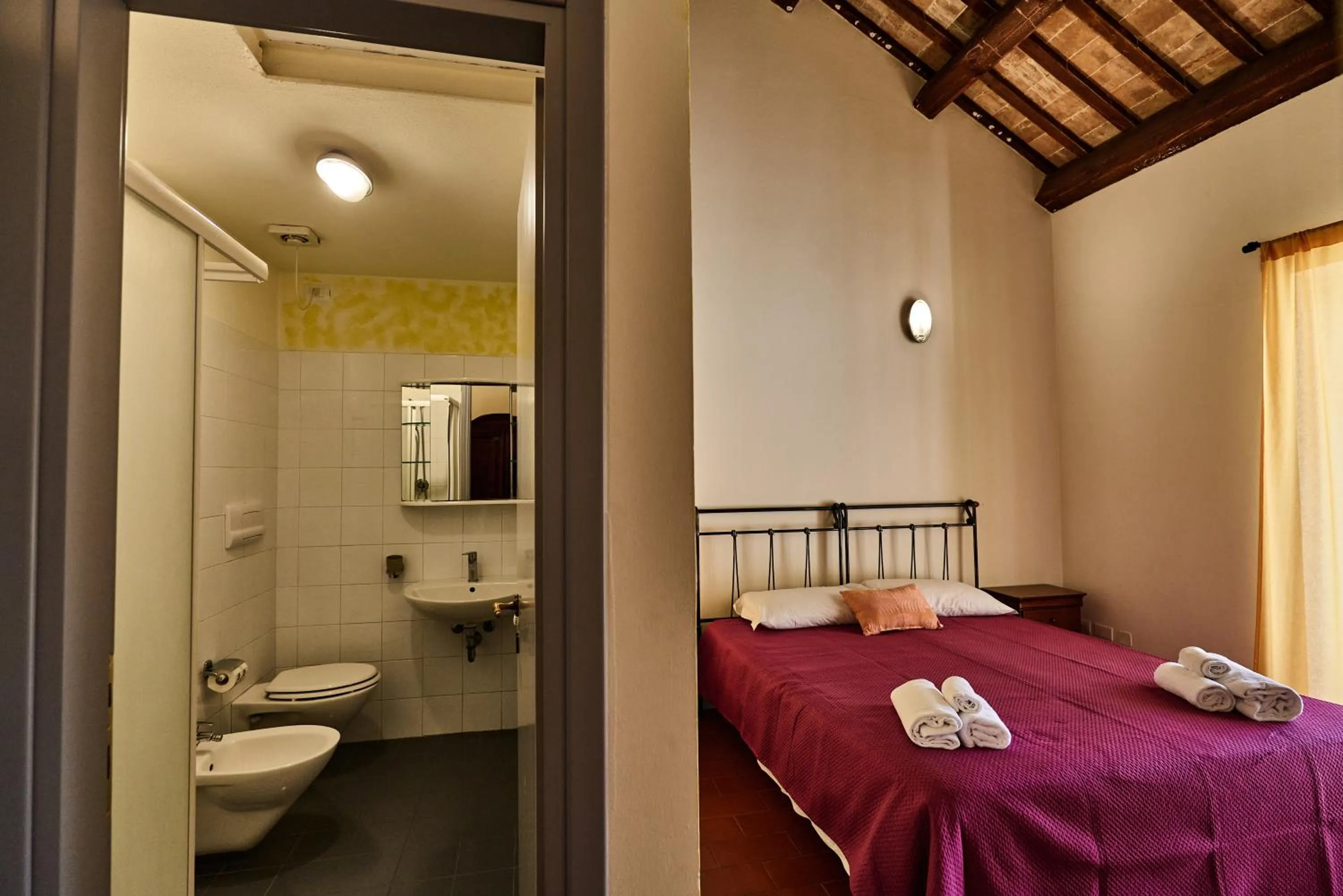 Bathroom, Bed in Ostello Antica Filanda