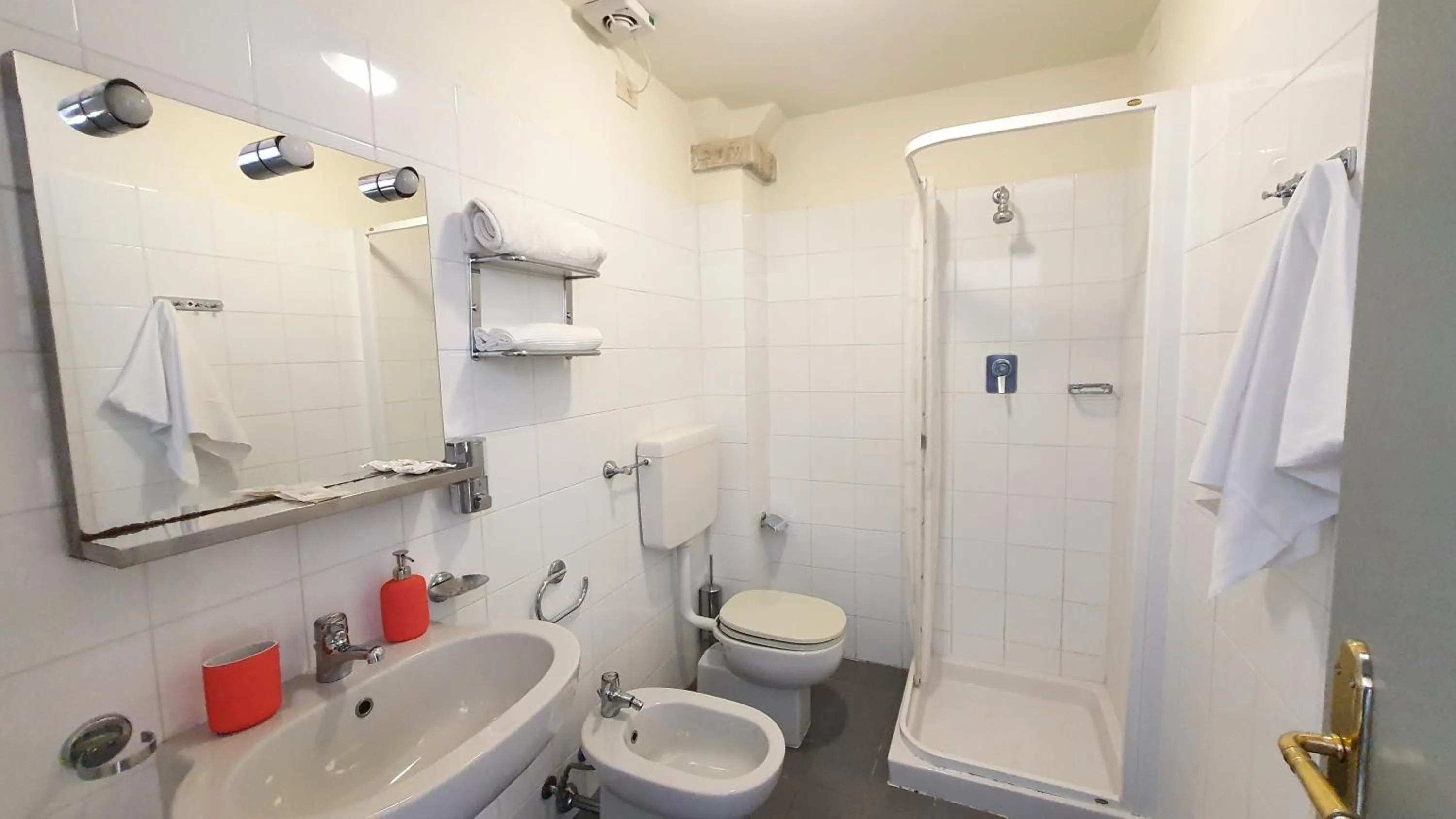 Toilet in Ostello Antica Filanda