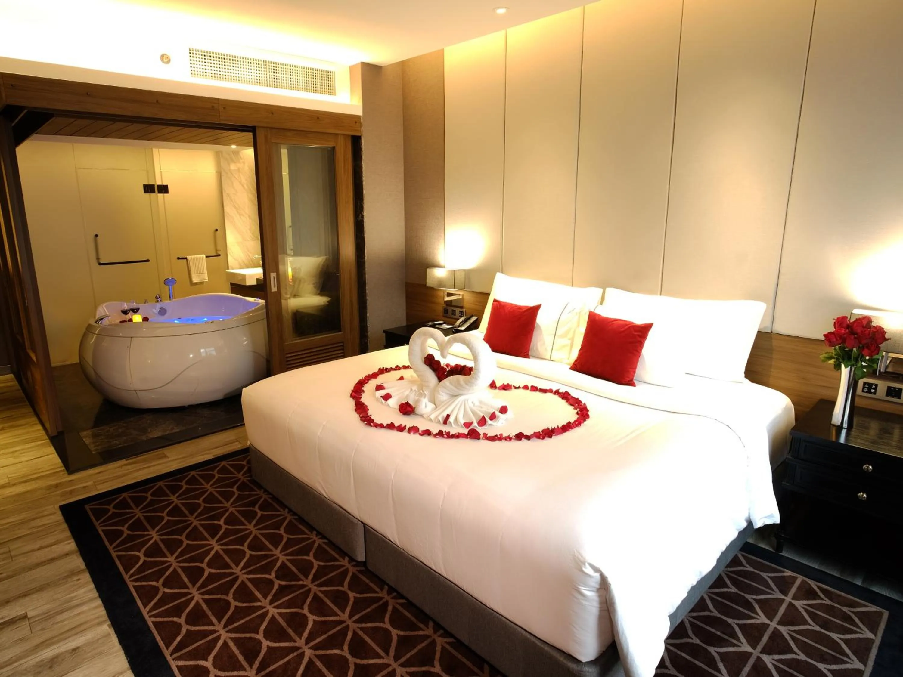 Bedroom, Bed in Ayathorn Bangkok