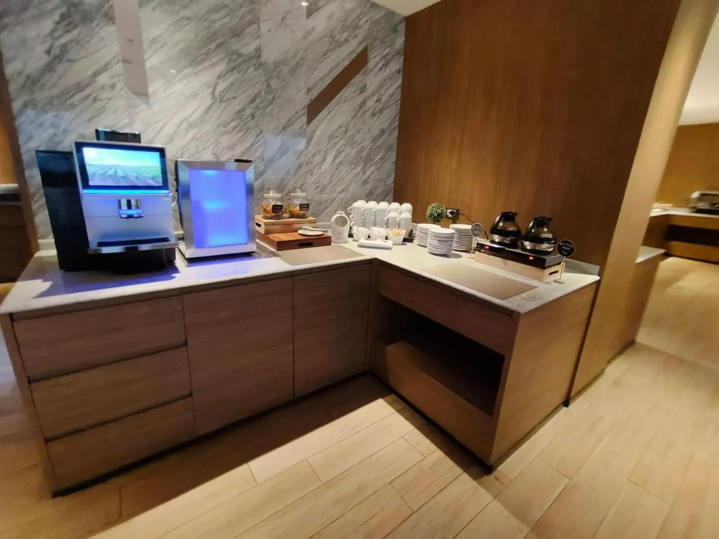 Restaurant/places to eat in Ayathorn Bangkok