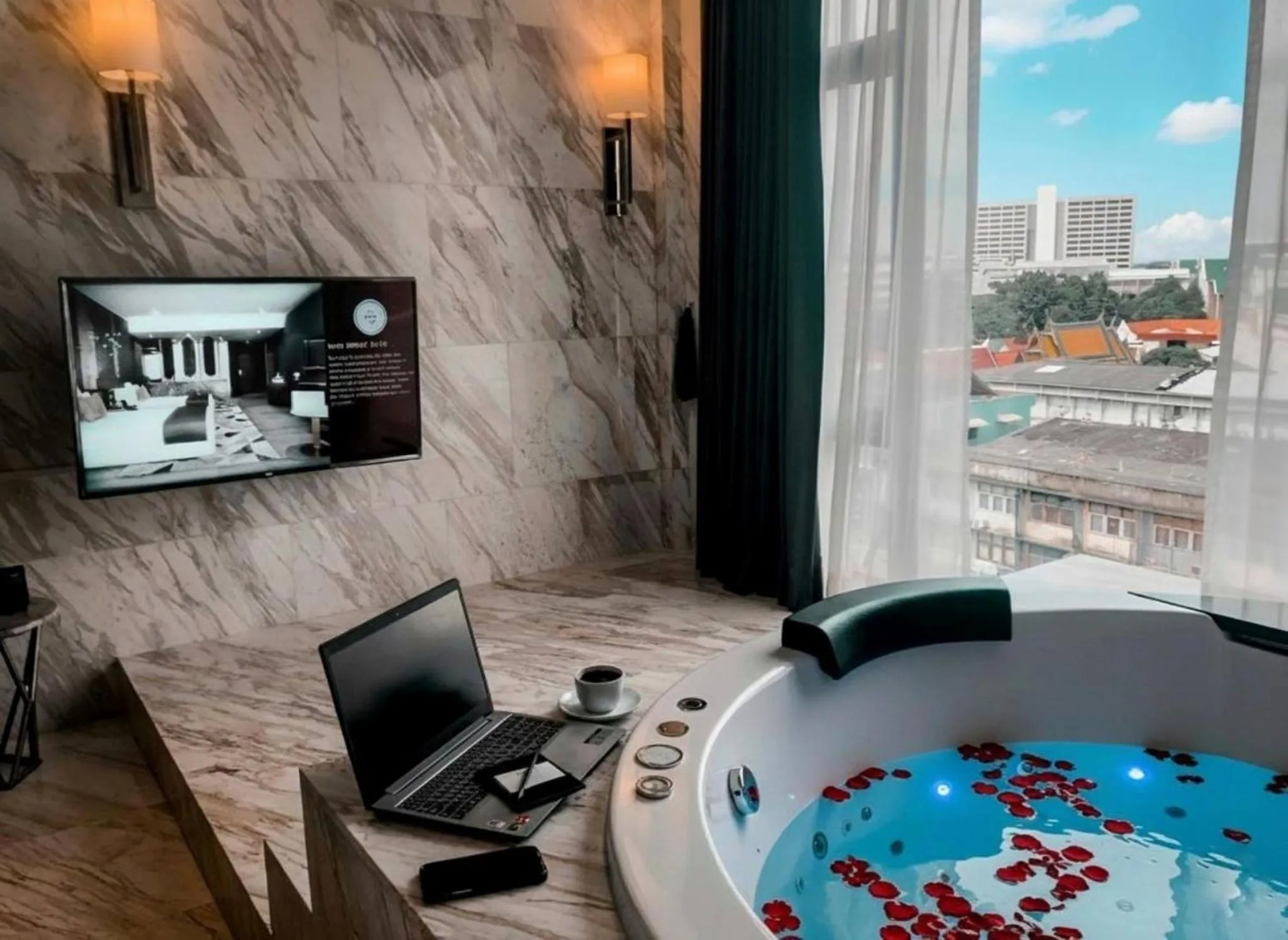 Bath in Ayathorn Bangkok