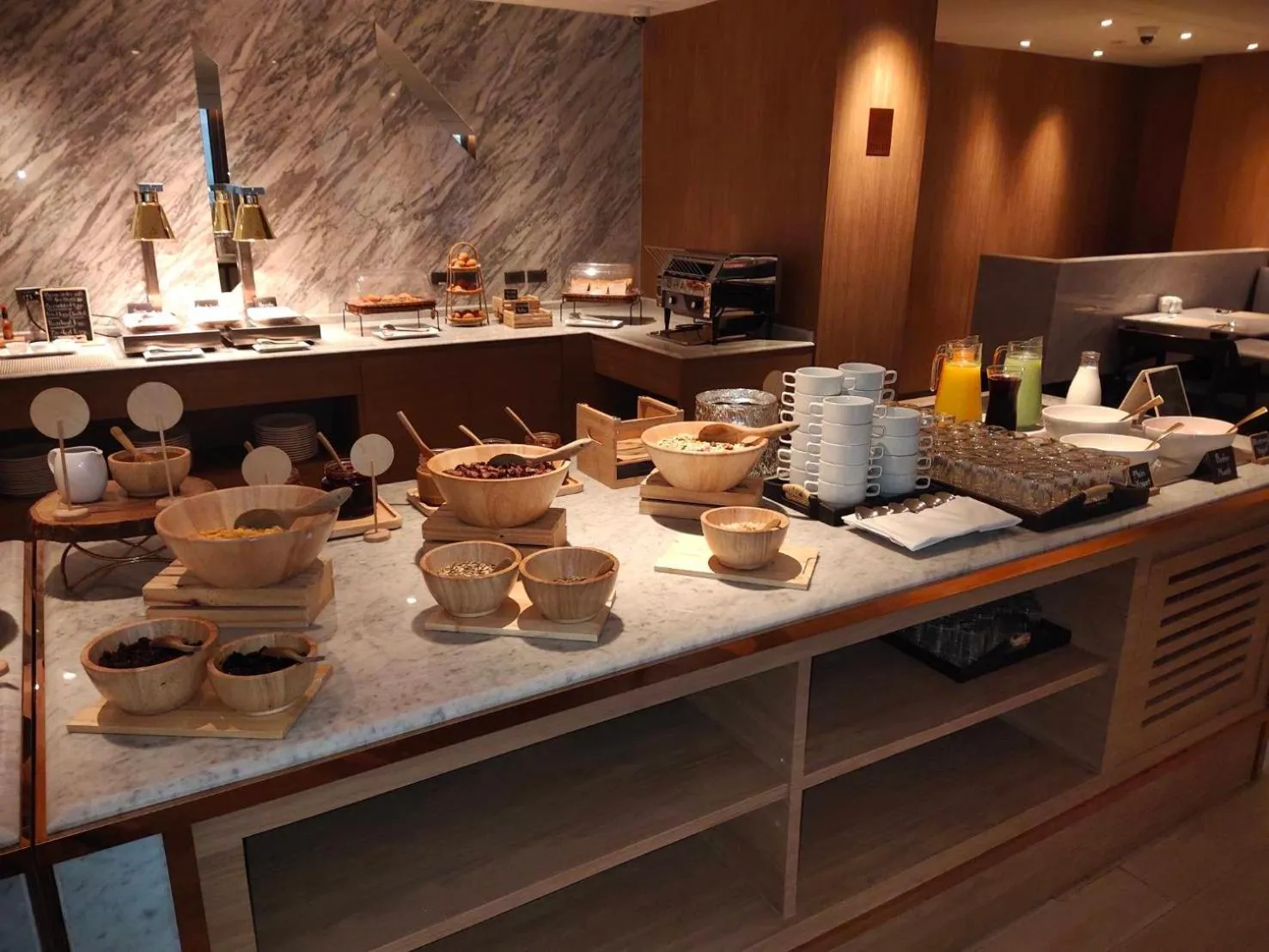 Restaurant/places to eat in Ayathorn Bangkok