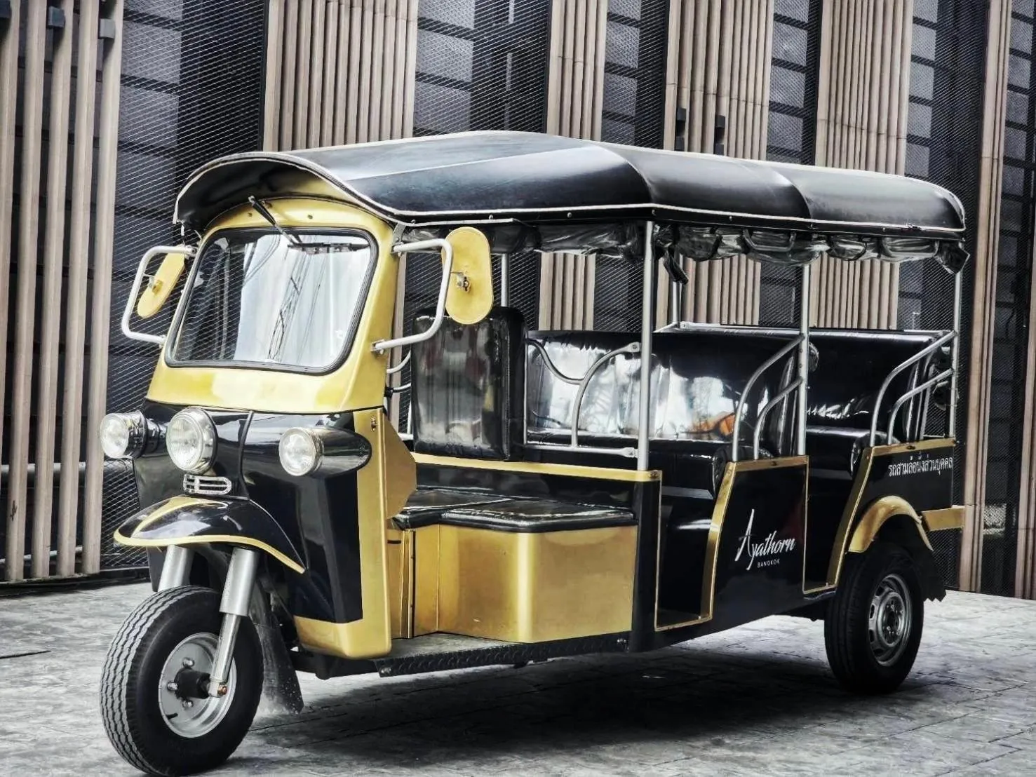 shuttle in Ayathorn Bangkok