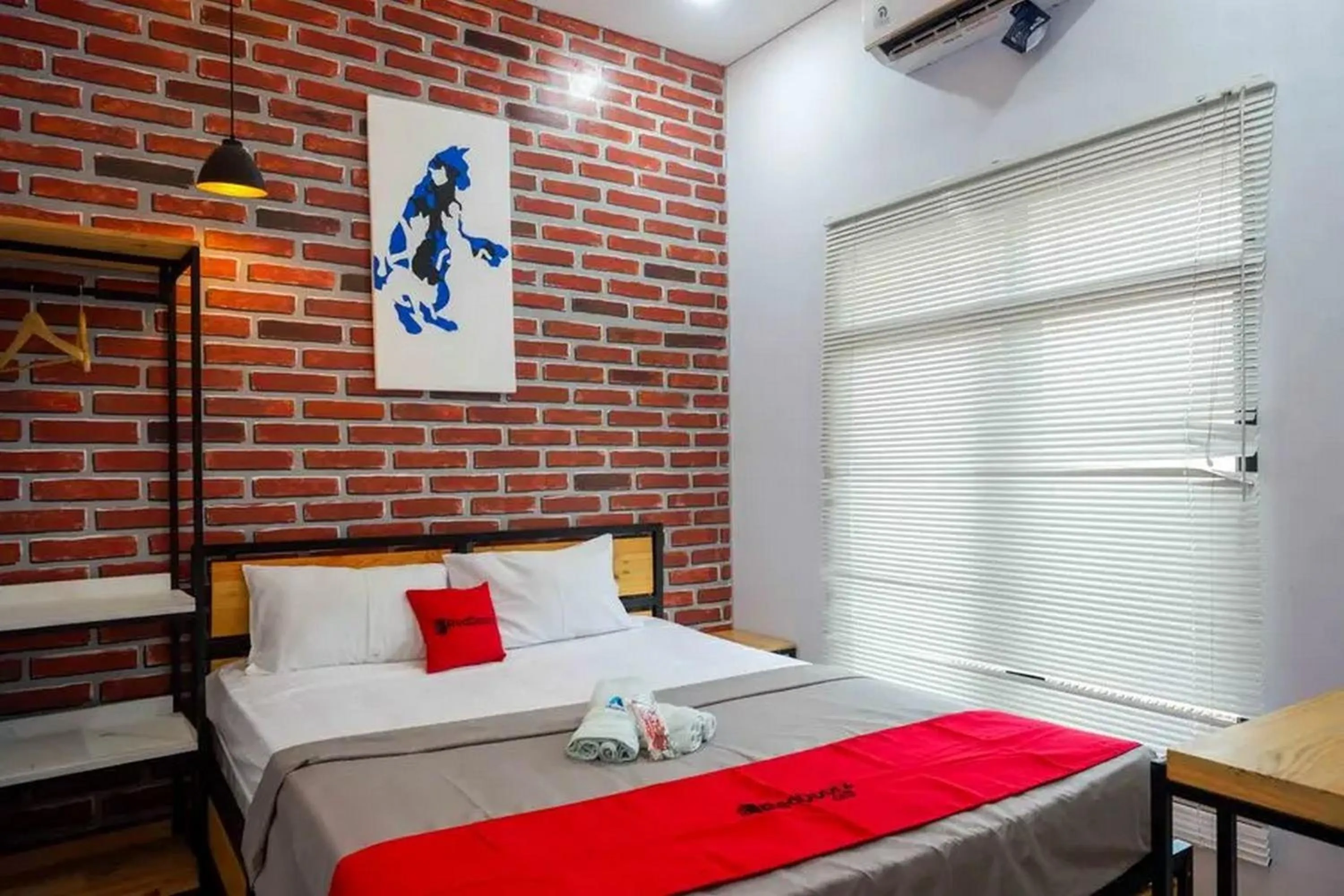 Bed in RedDoorz near Universitas Muhammadiyah Purwokerto 2