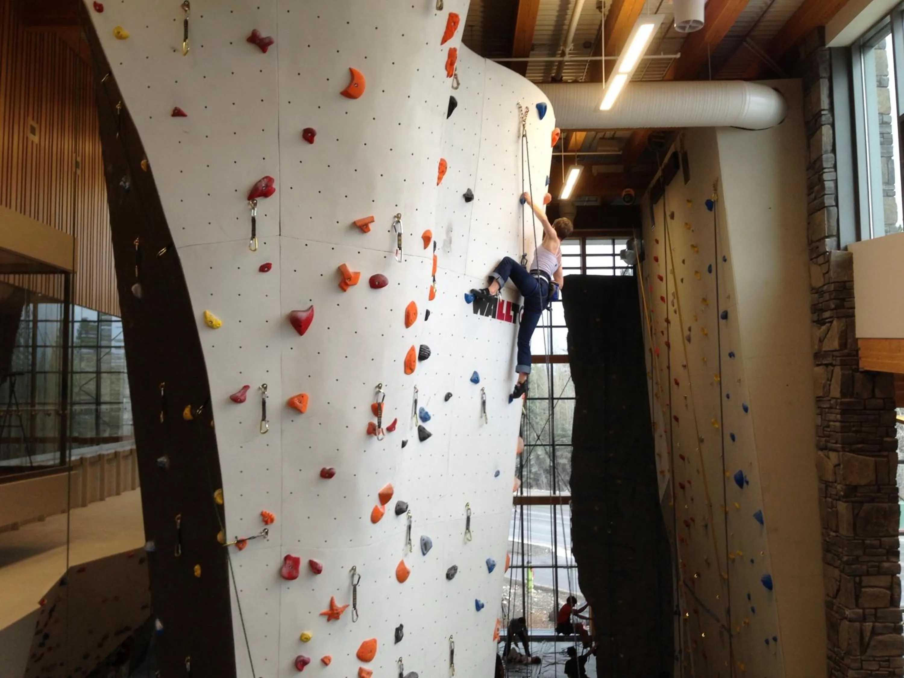 Sports in Apartment 407, Contemporary Decor