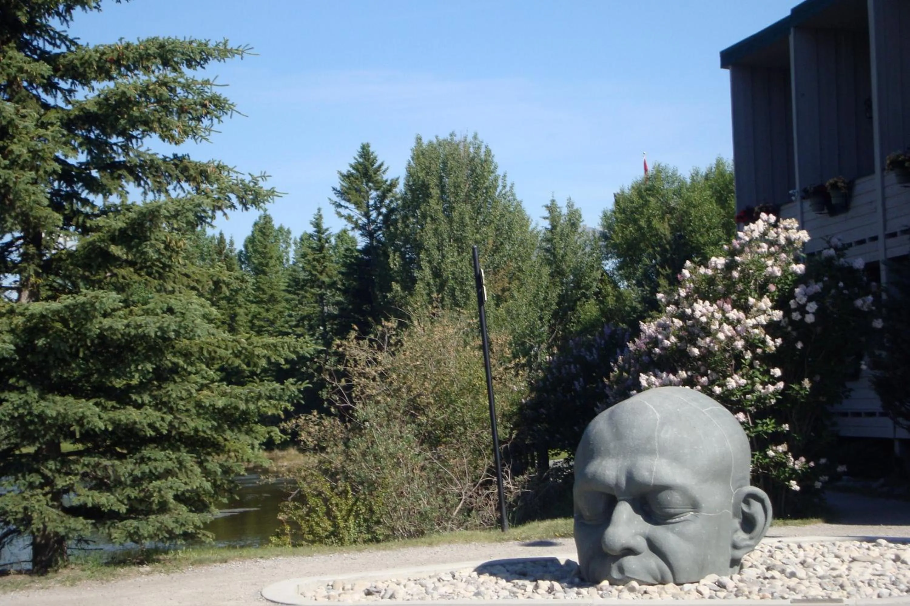 Nearby landmark in Apartment 407, Contemporary Decor