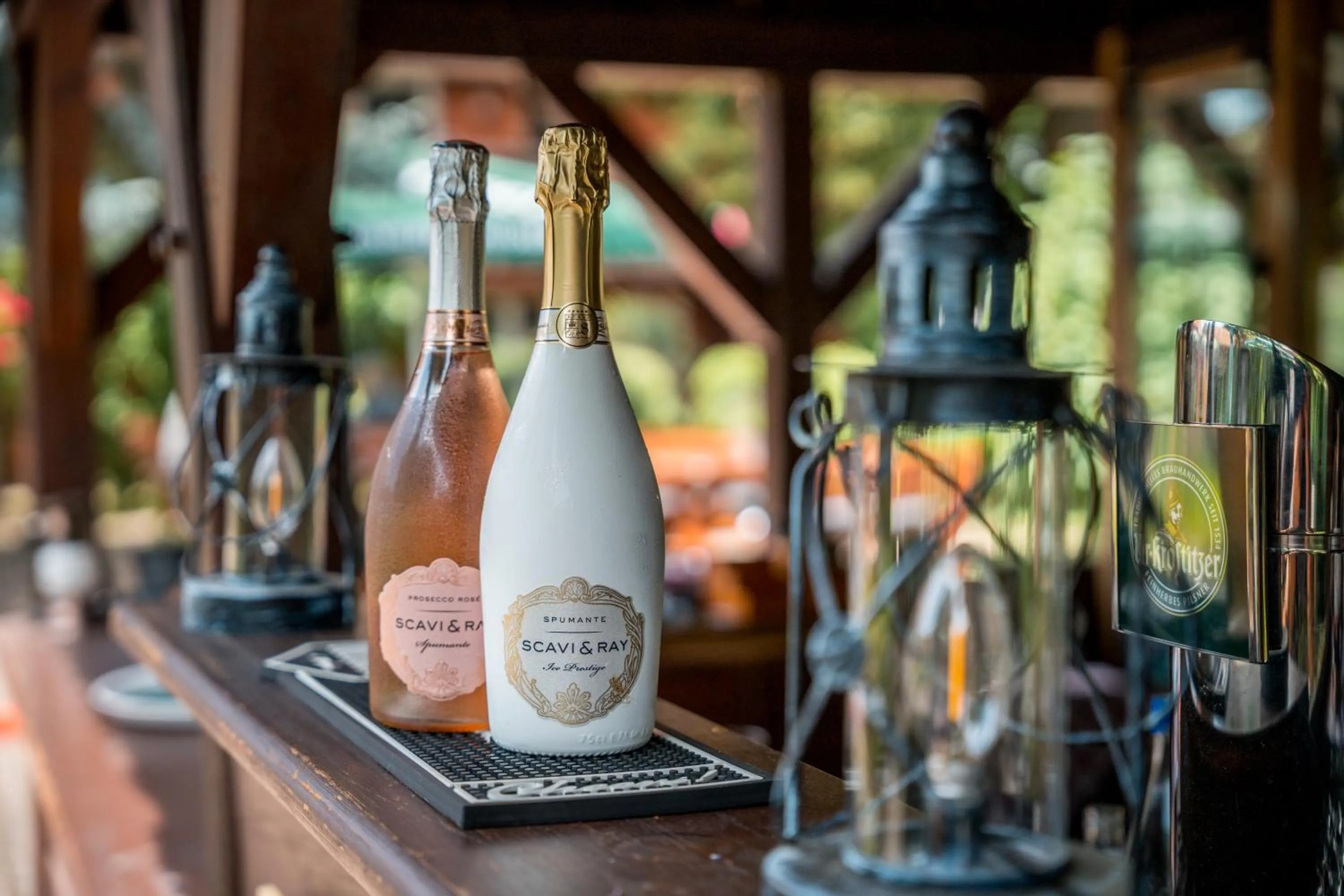 Drinks in Hotel Kolonieschänke