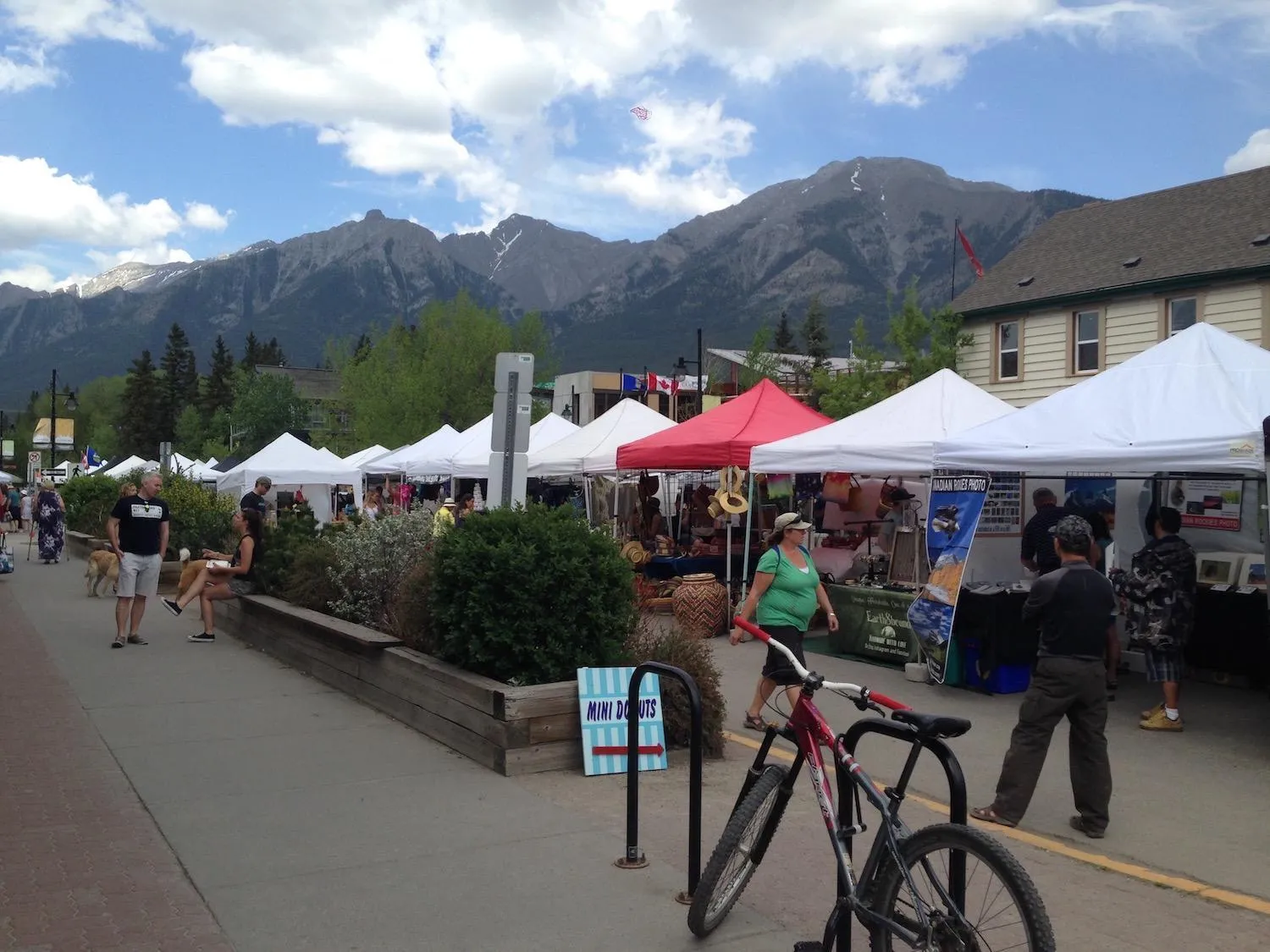 People in Apartment 411, Antique Heritage