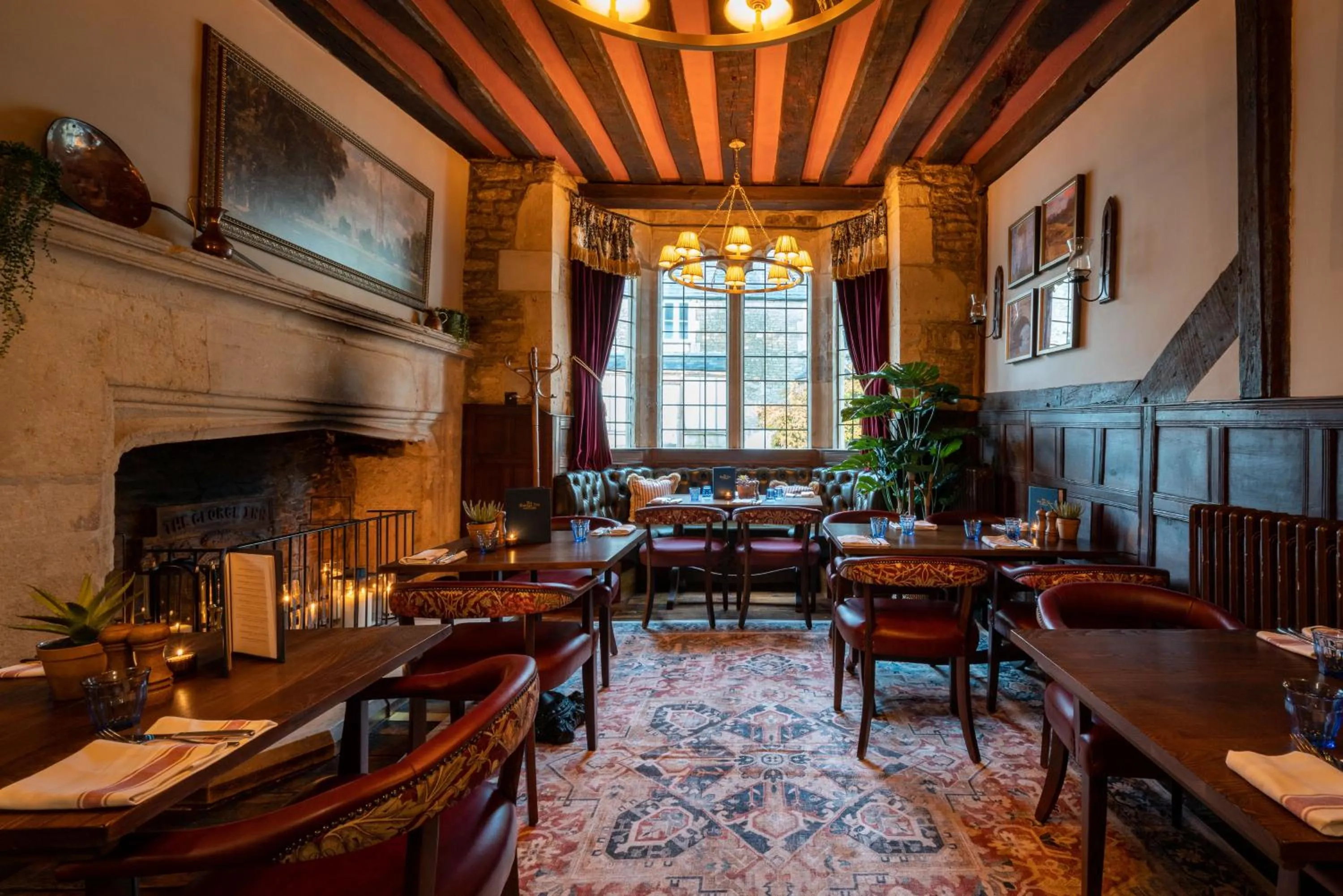 Restaurant/places to eat in The George Inn & Plaine