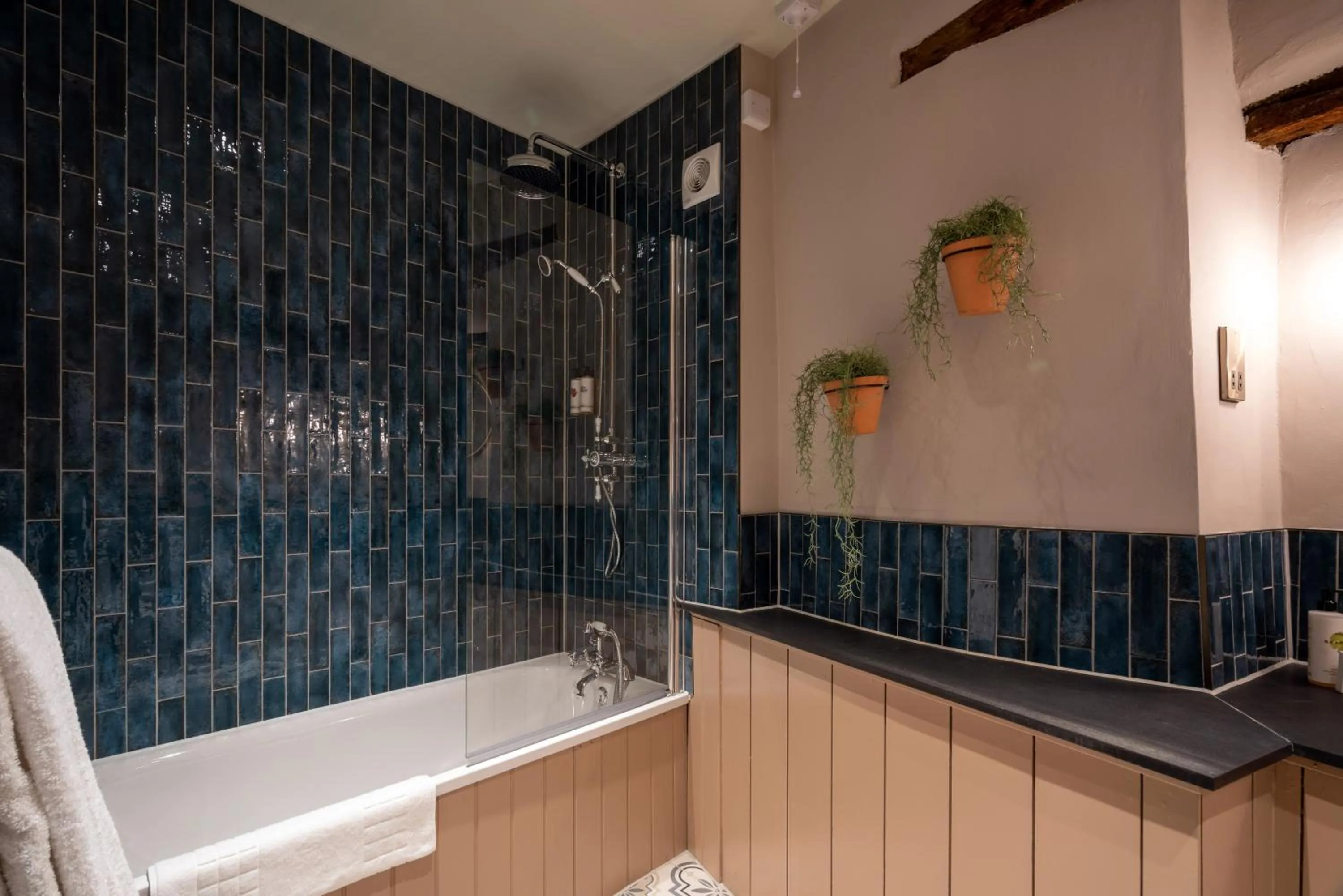 Bathroom in The George Inn & Plaine