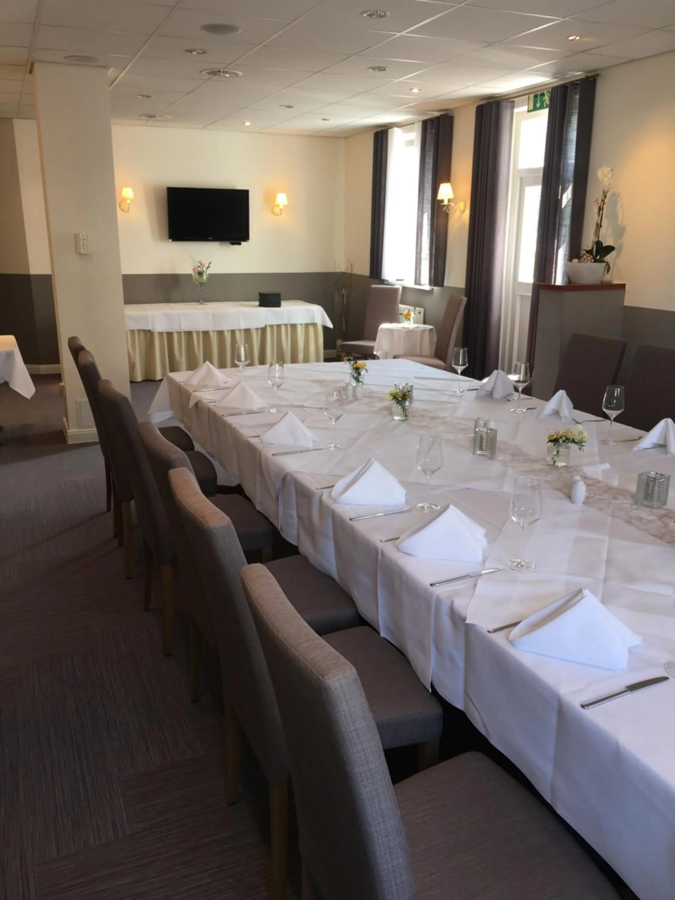 Restaurant/places to eat in Hotel Prinz Albrecht