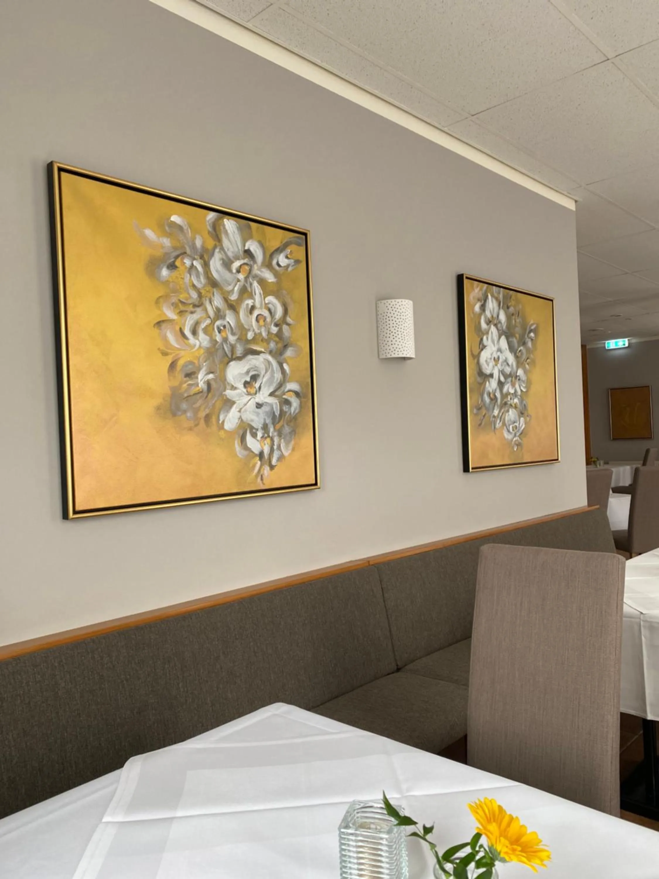Restaurant/places to eat in Hotel Prinz Albrecht