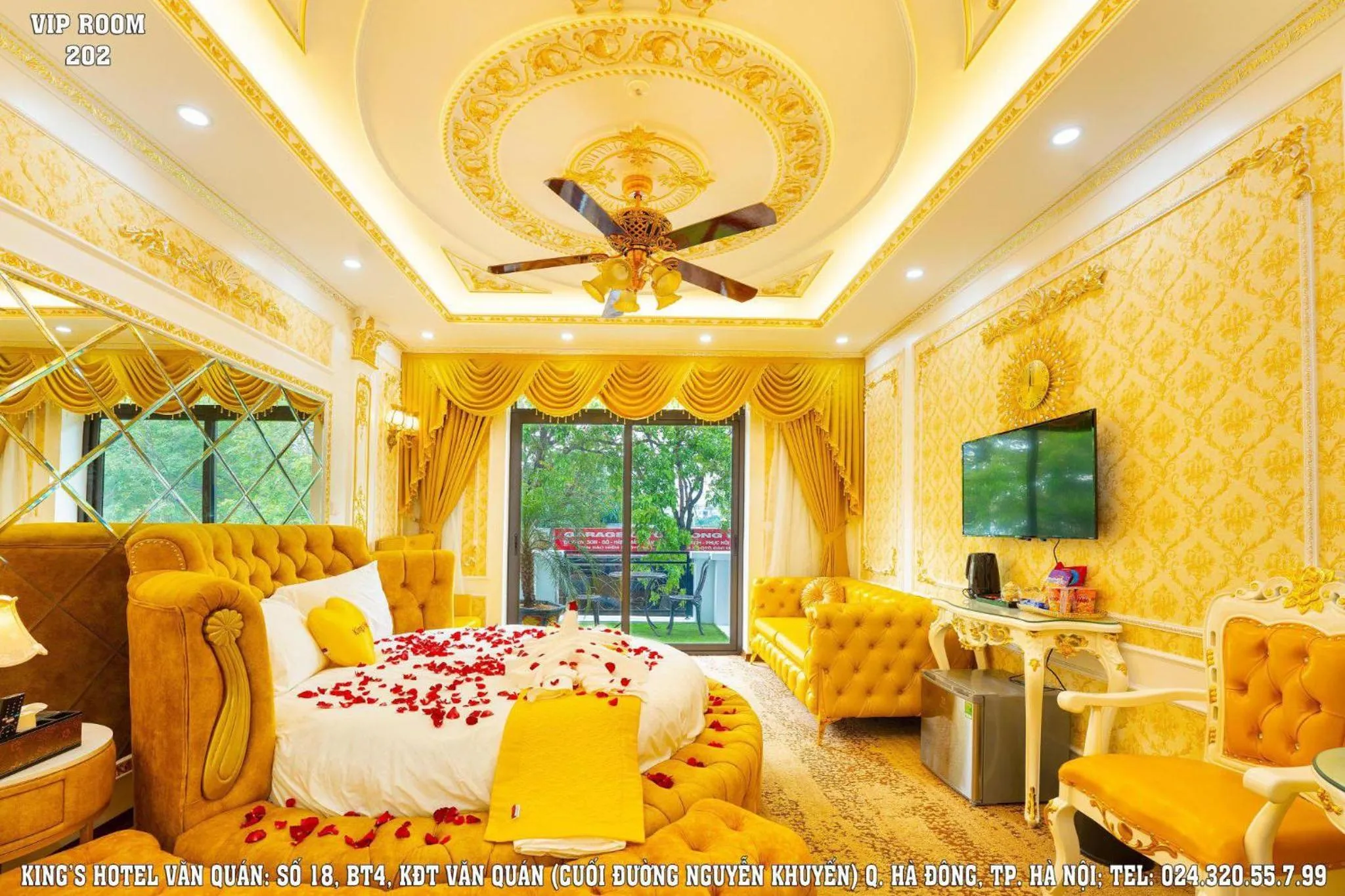 Bed in King's Hotel Văn Quán