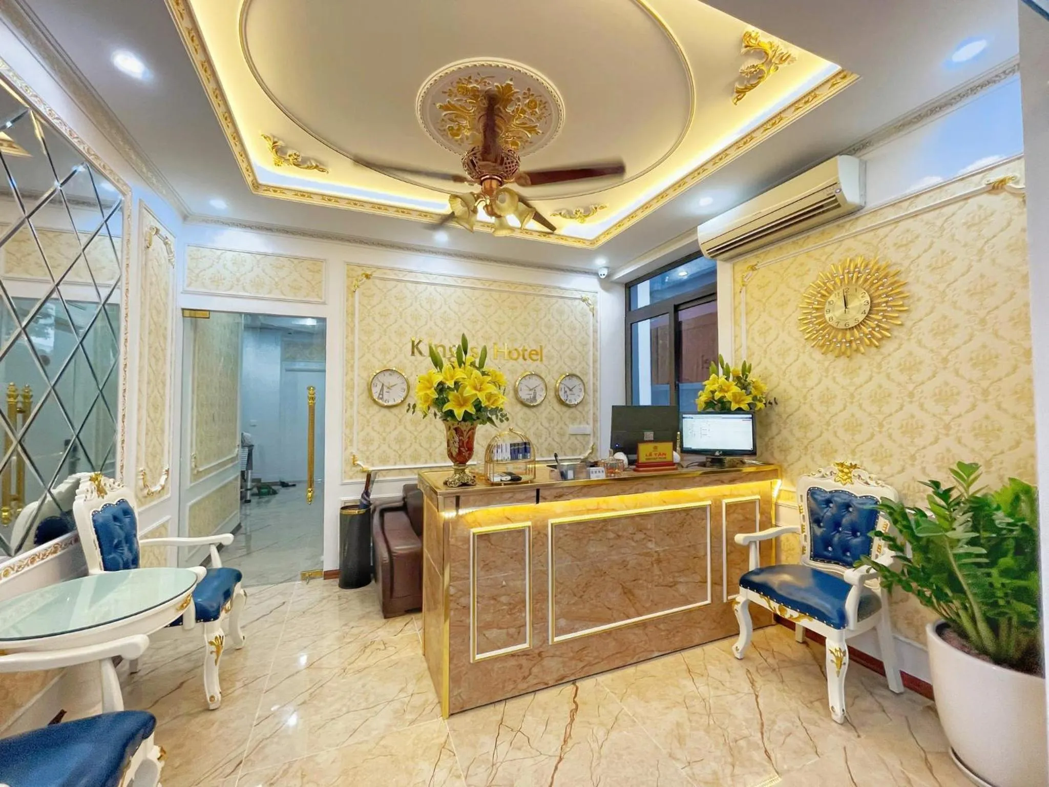 King's Hotel Văn Quán