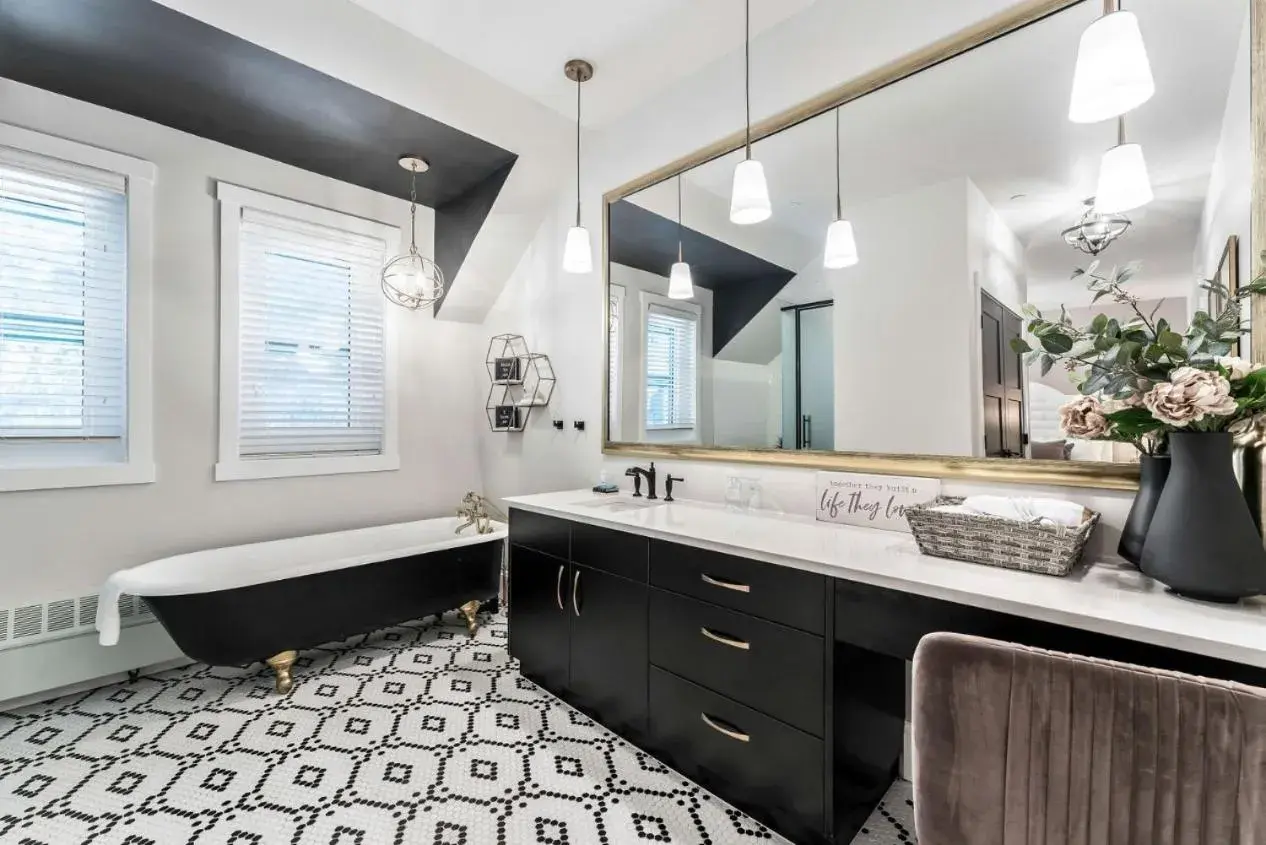 King Suite in The Inn on Officers' Garden King Suite in The Inn on Officers' Garden