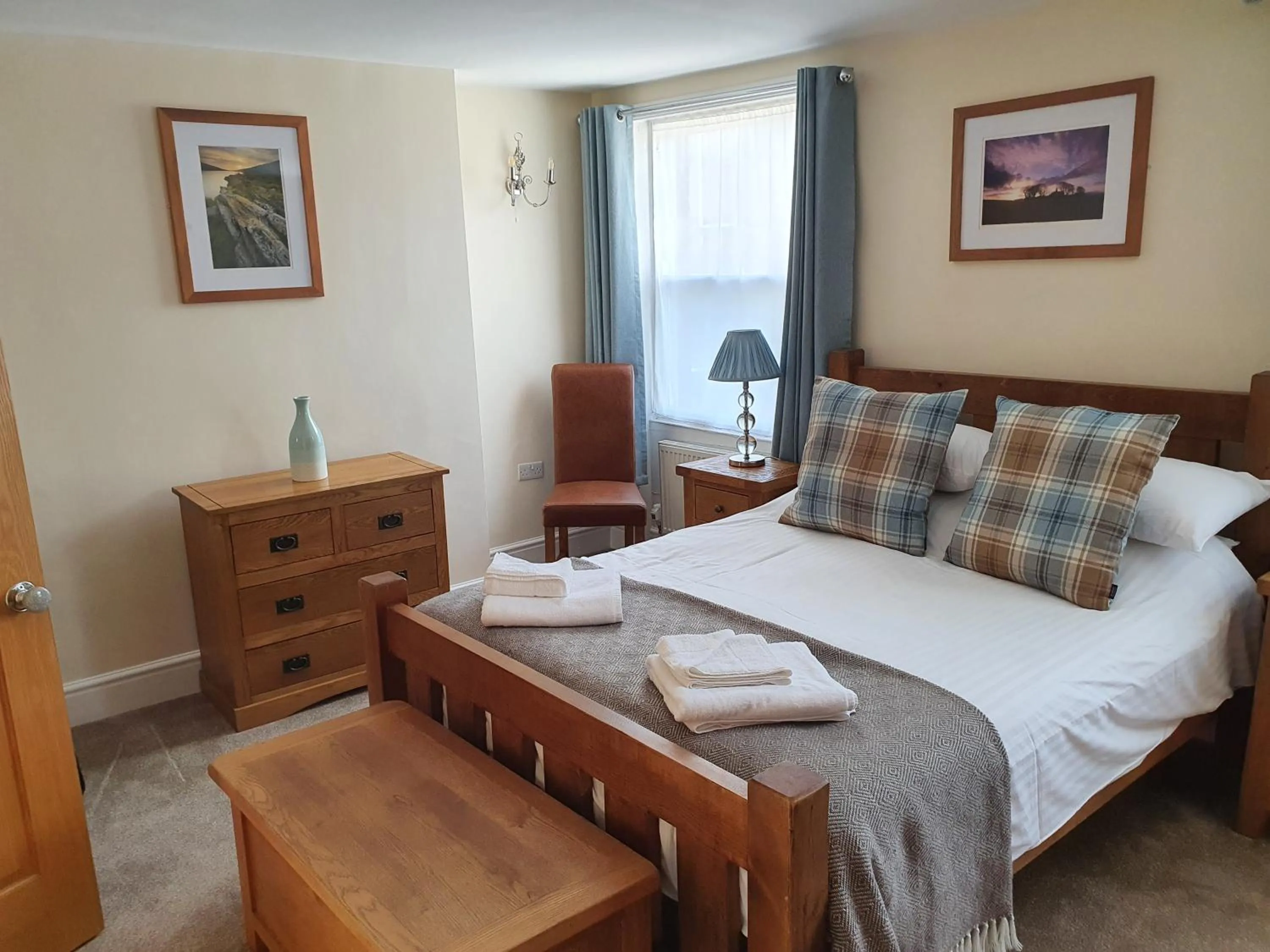 Bedroom, Bed in Ty Dre Town House