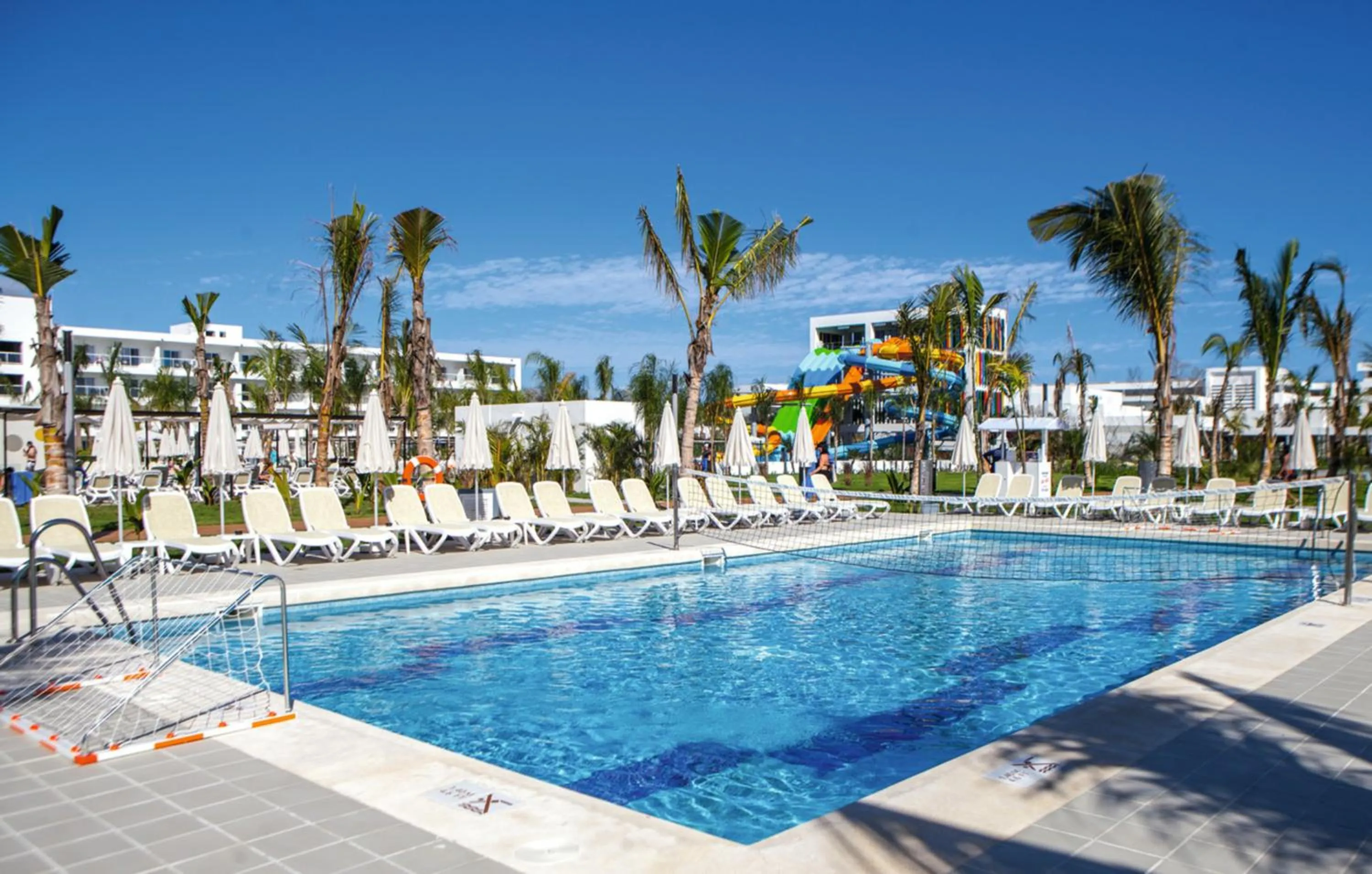 Swimming pool in Riu Republica - Adults Only - All Inclusive