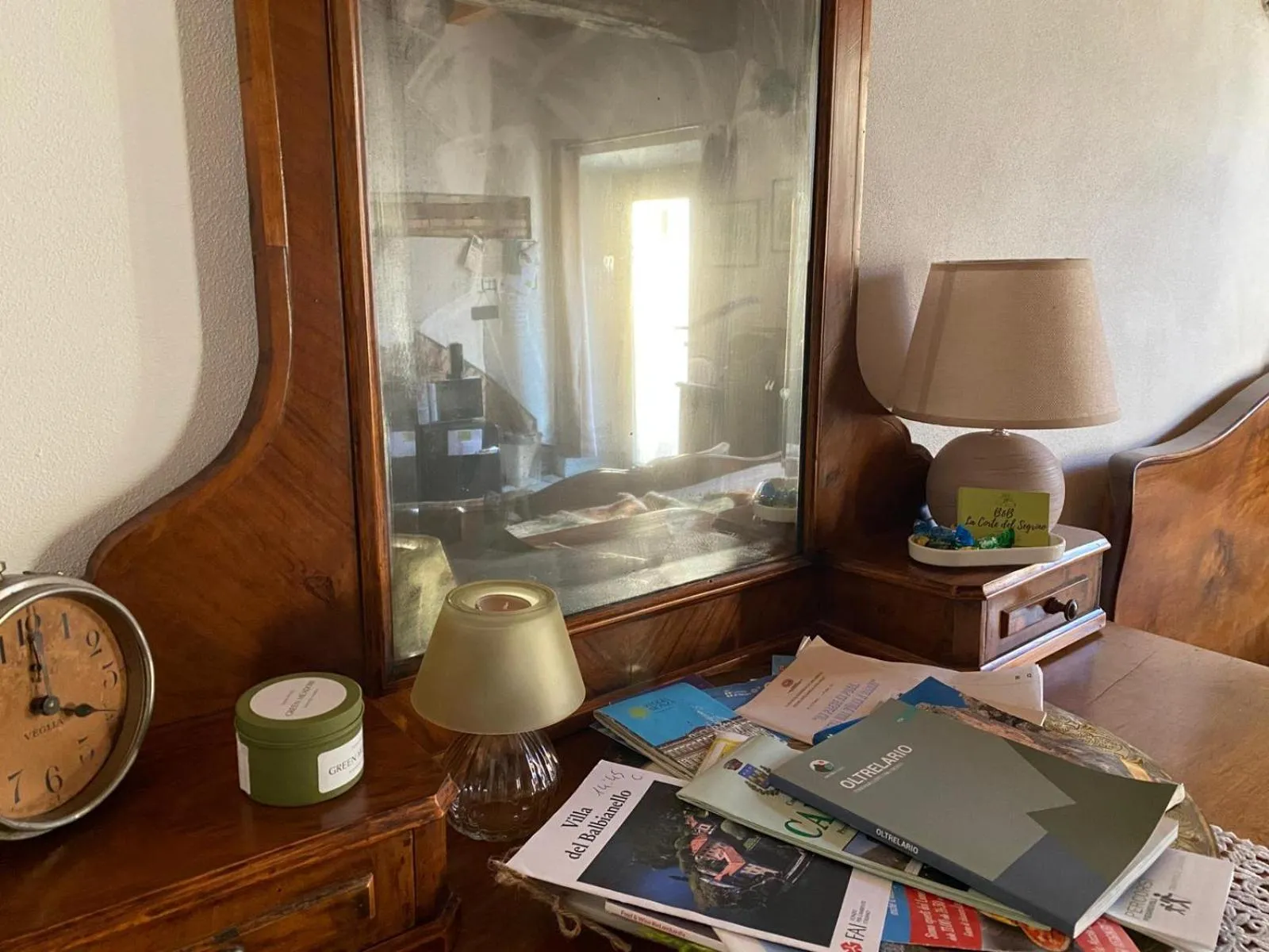 Decorative detail in B&B La Corte del Segrino