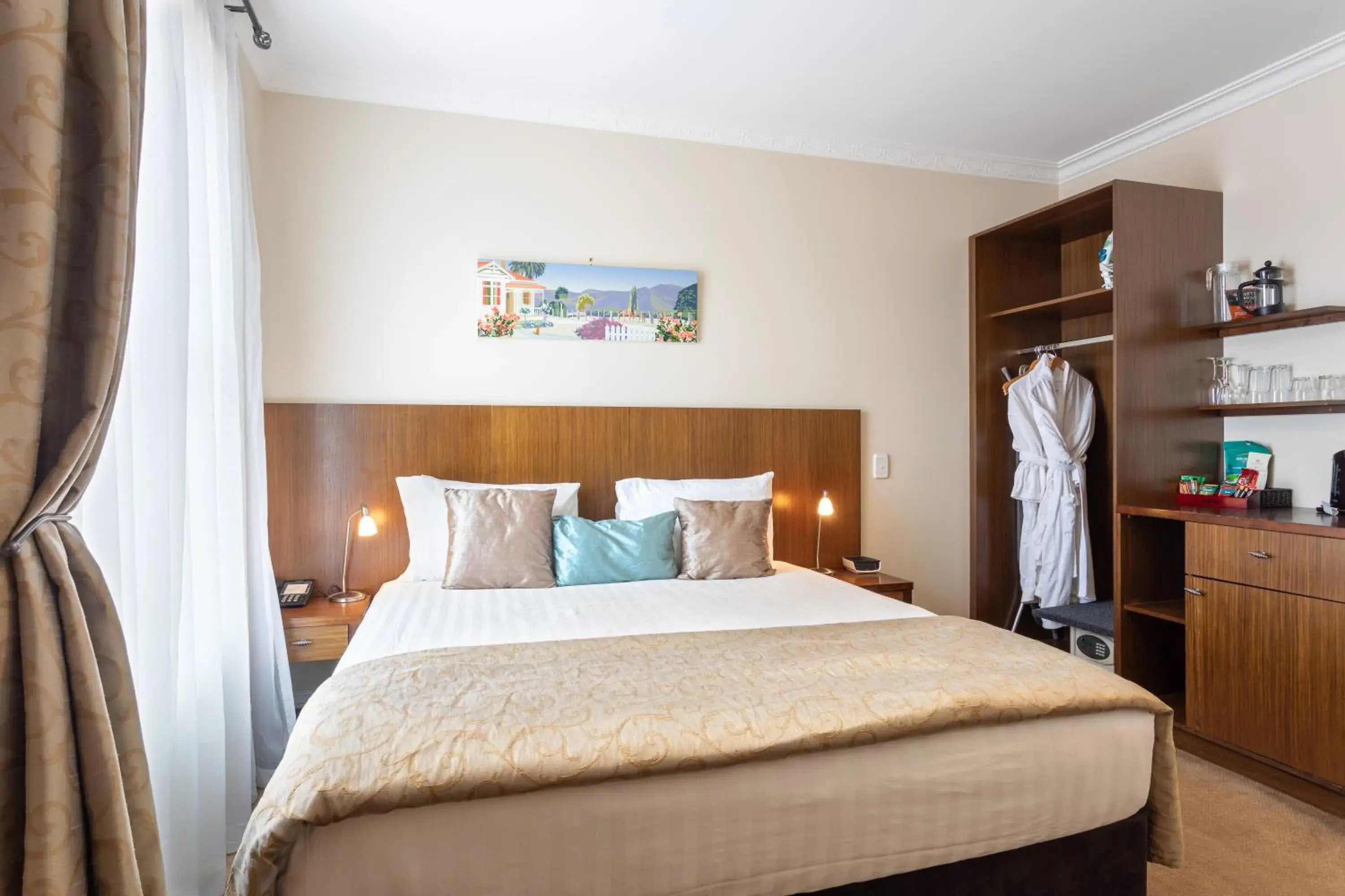 Interconnecting King Room - Disability Access in Tuakau Hotel Interconnecting King Room - Disability Access in Tuakau Hotel