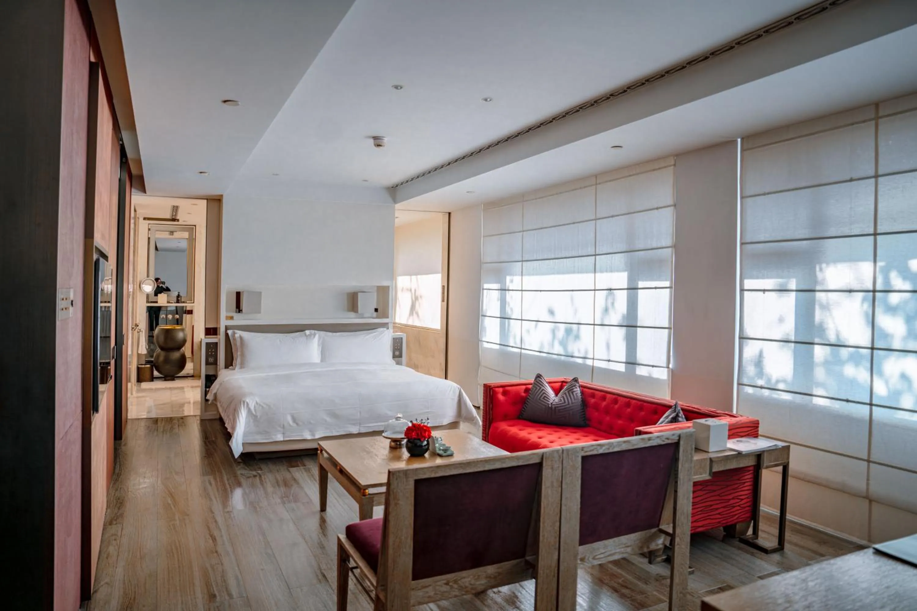 Photo of the whole room, Bed in Diaoyutai Boutique Hotel Chengdu