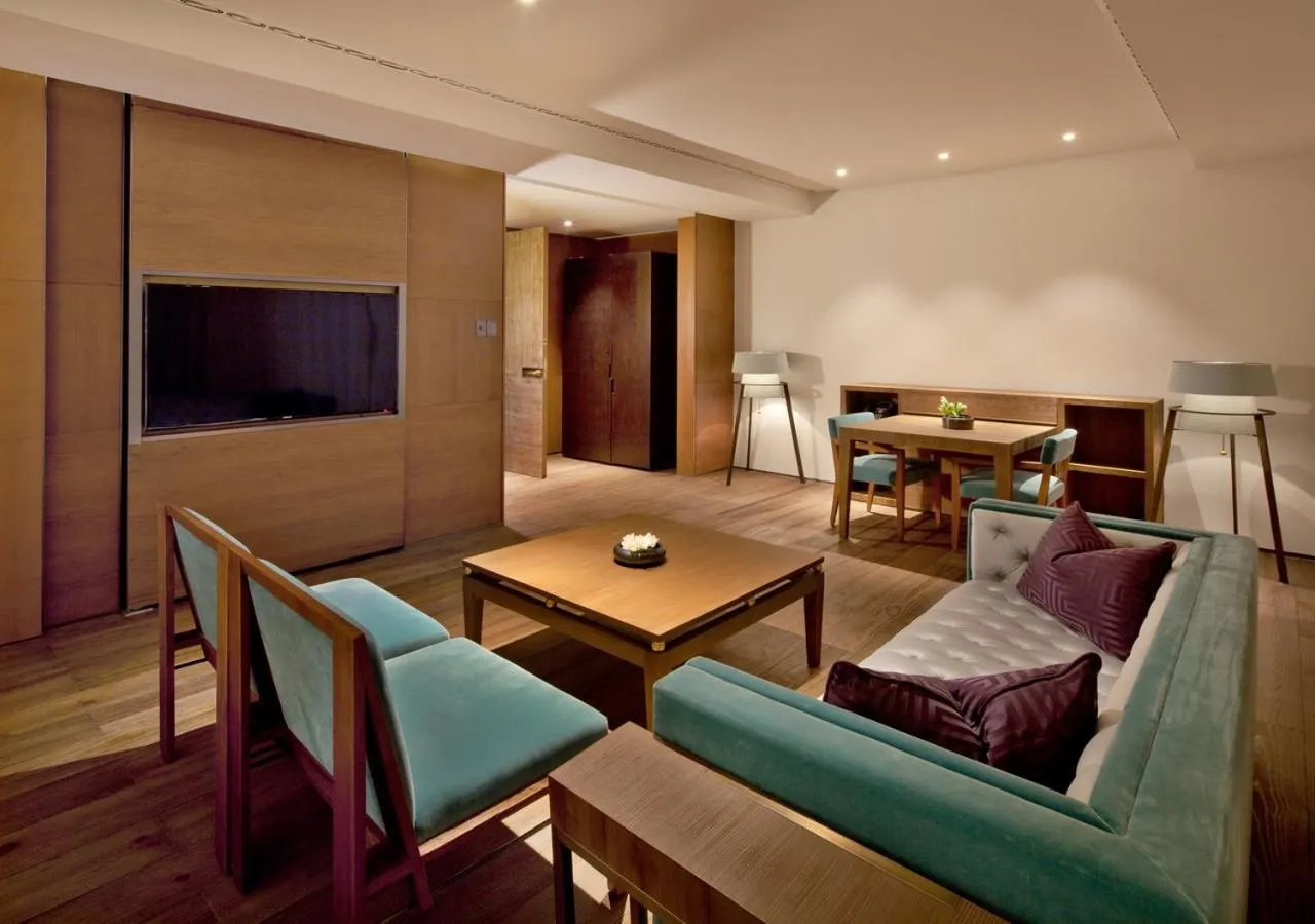 TV and multimedia in Diaoyutai Boutique Hotel Chengdu