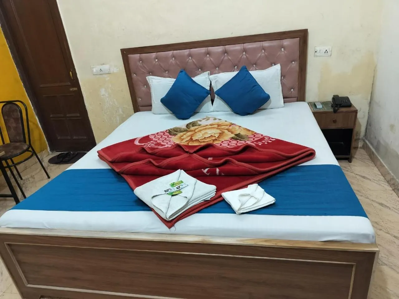 Bedroom in HOTEL HOLIDAY INN PARADISE