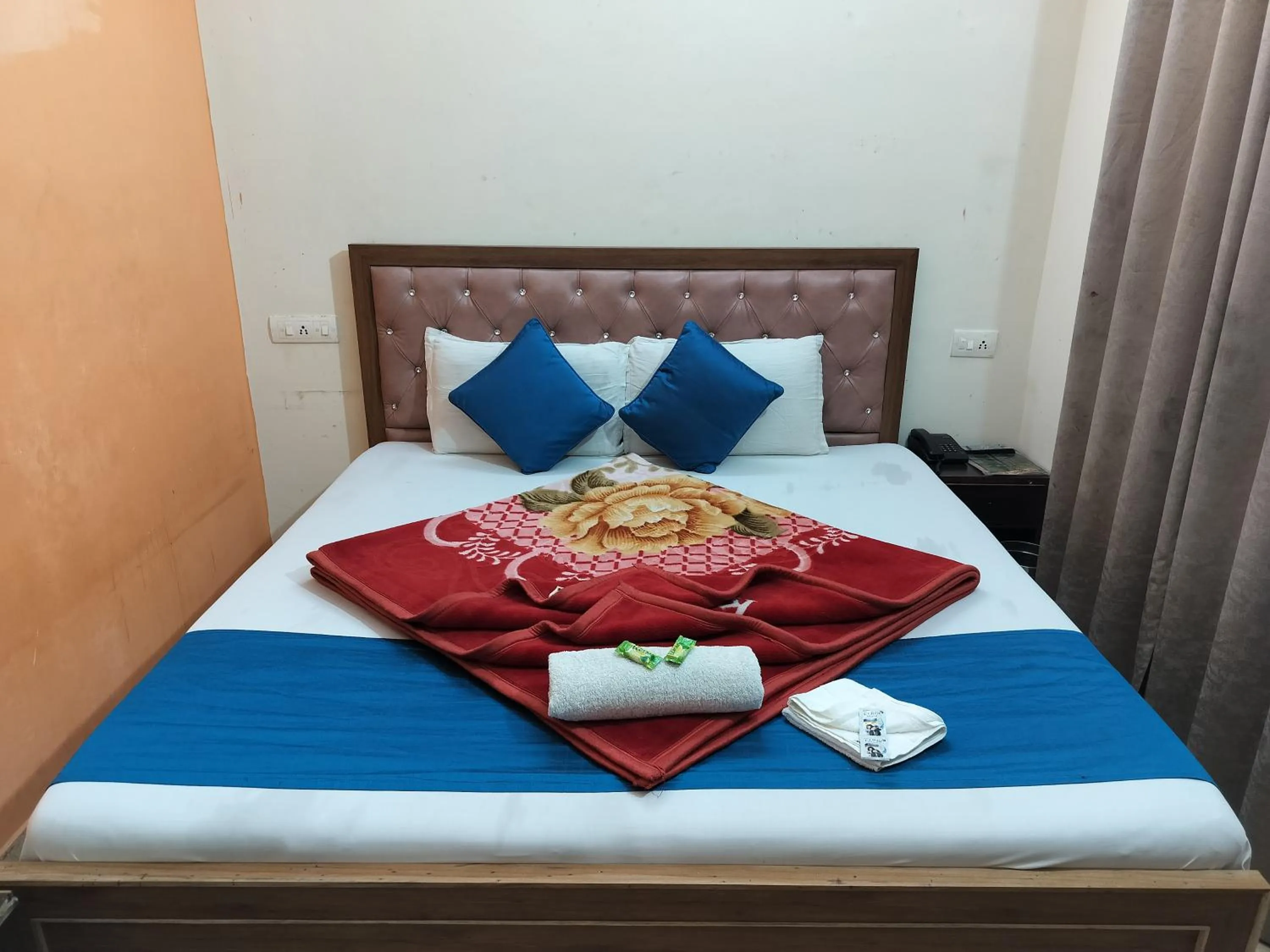 Photo of the whole room in HOTEL HOLIDAY INN PARADISE