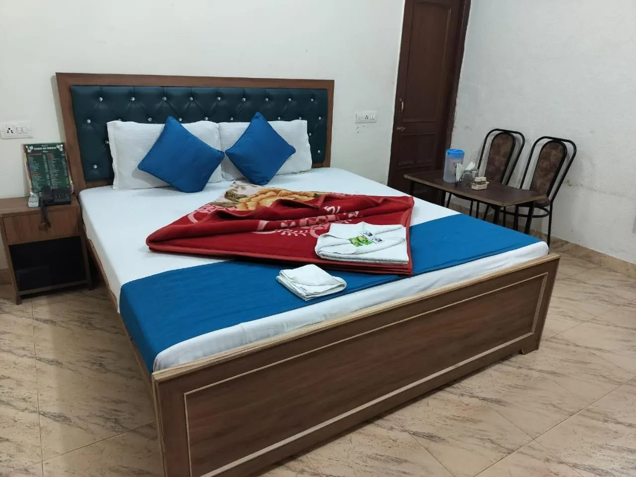 Bed in HOTEL HOLIDAY INN PARADISE