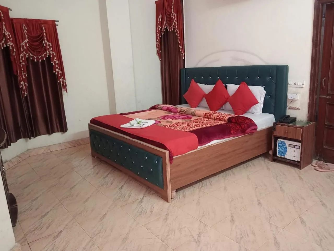 Bedroom in HOTEL HOLIDAY INN PARADISE