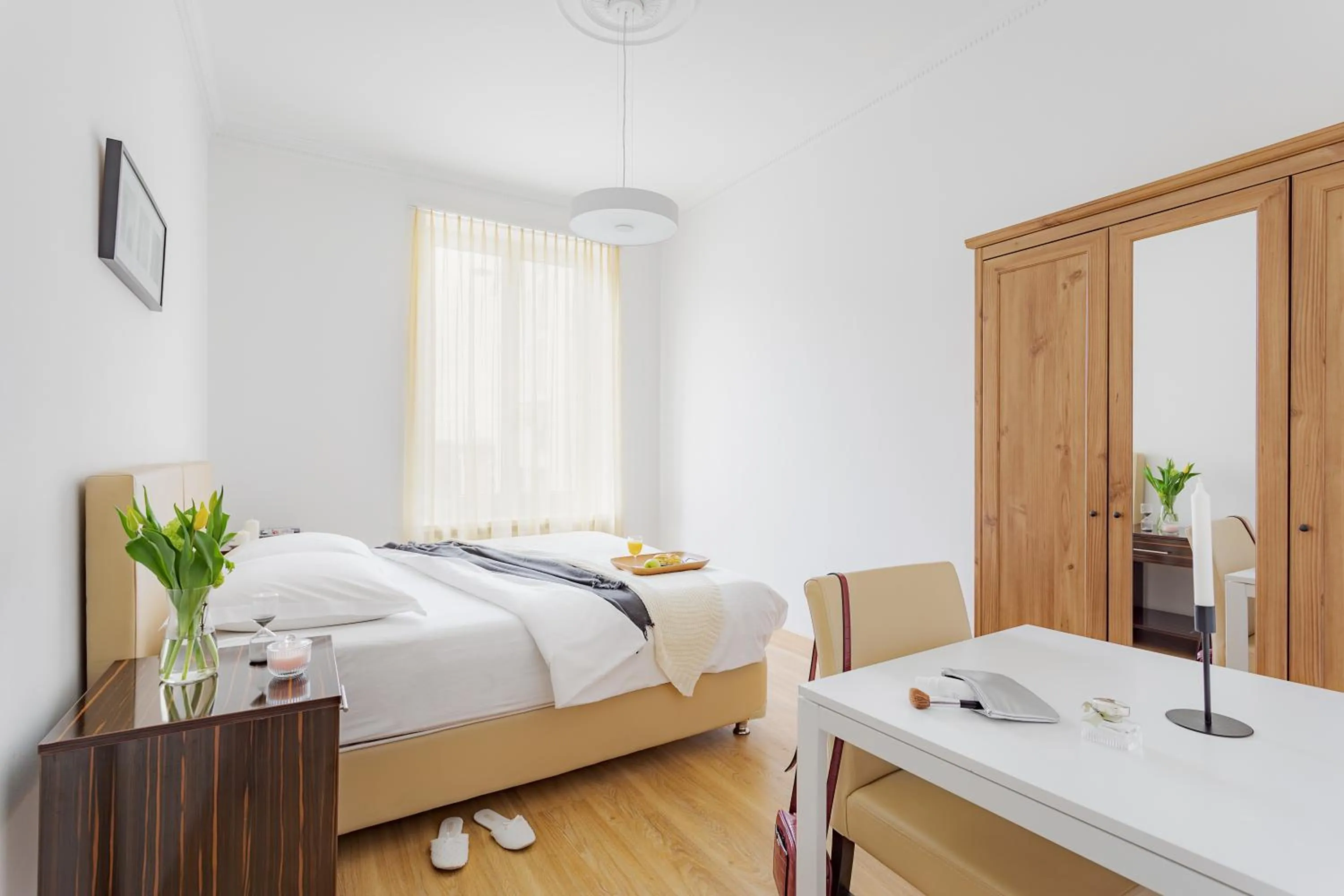 Photo of the whole room, Bed in Swiss Star Zurich University - Self Check-In