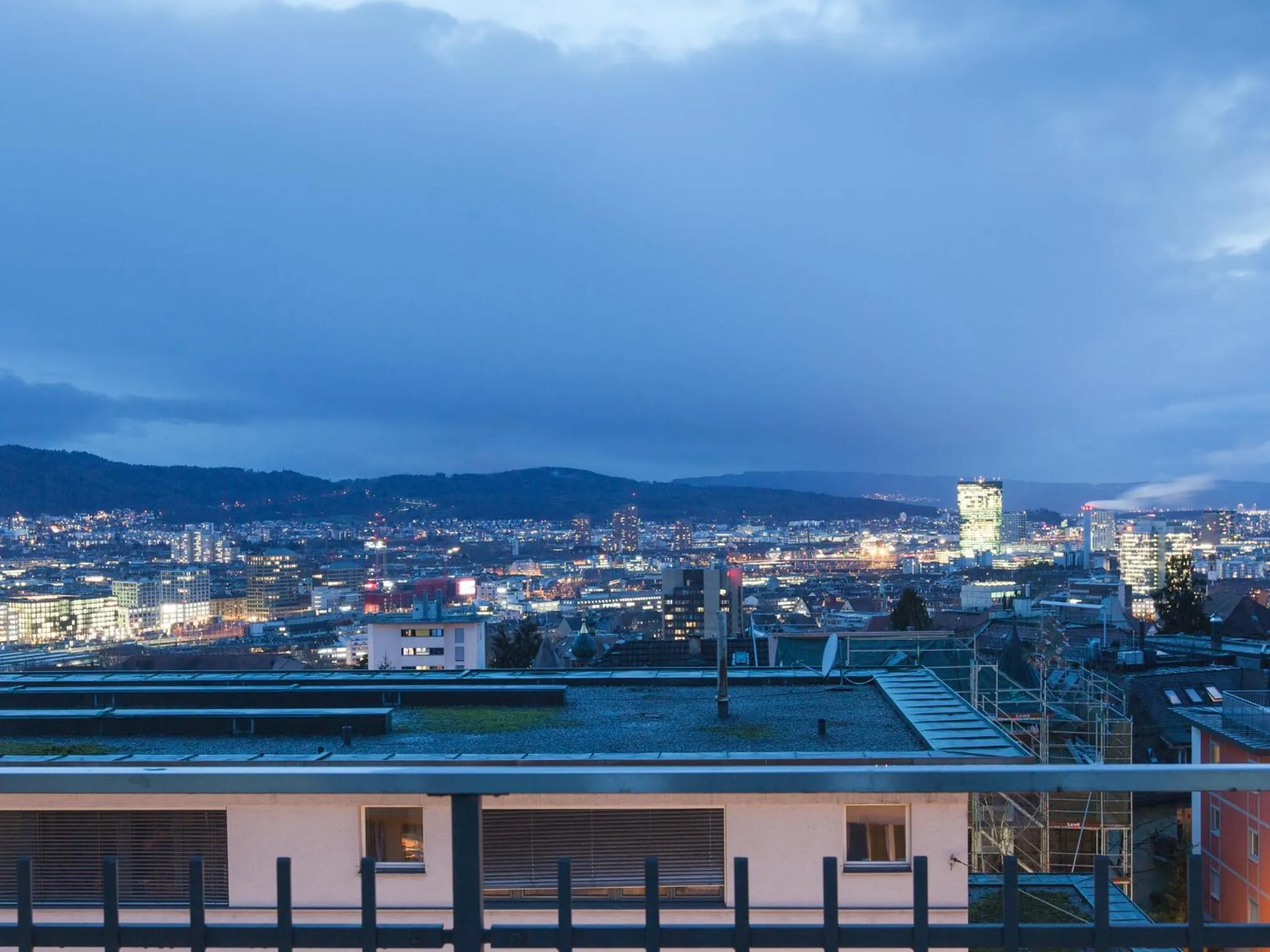 Photo of the whole room in Swiss Star Zurich University - Self Check-In