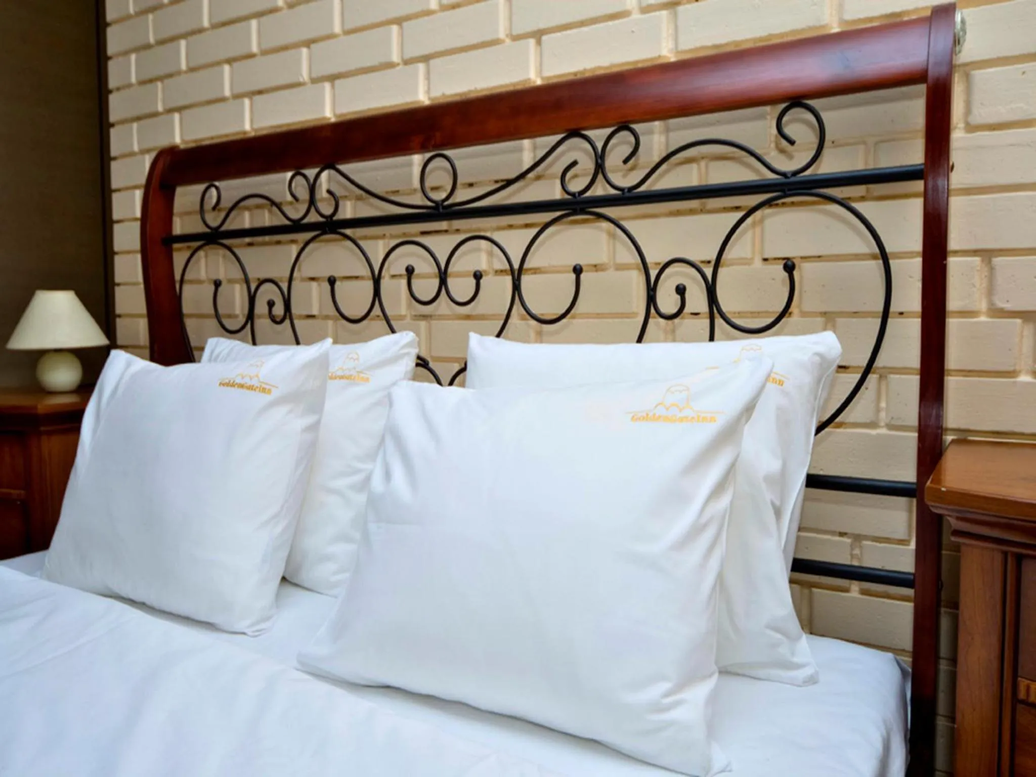 Bed in Golden Gate Inn