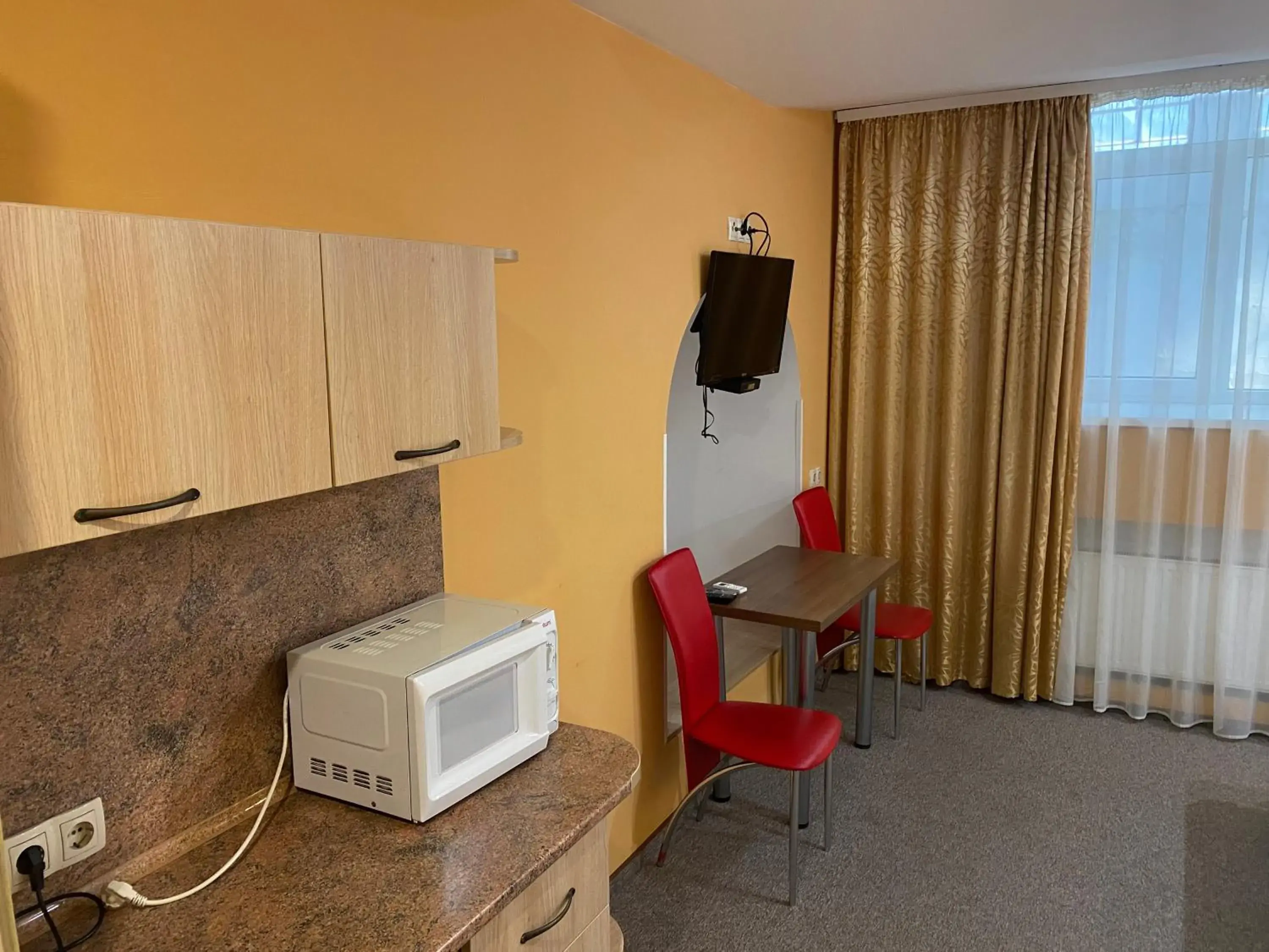 Budget Basement Double Room - single occupancy in Golden Gate Inn Budget Basement Double Room - single occupancy in Golden Gate Inn