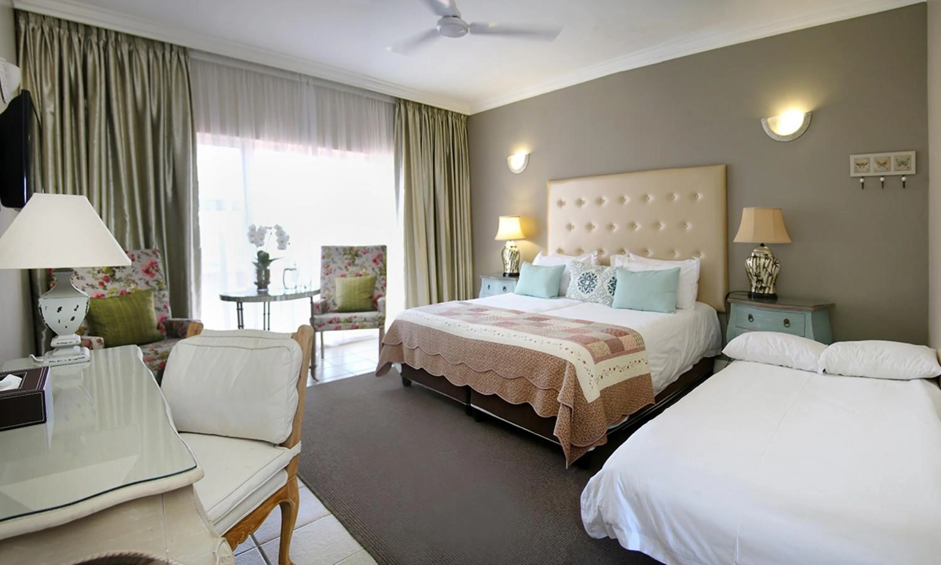 Photo of the whole room, Bed in The Mandyville Jeffreys Bay