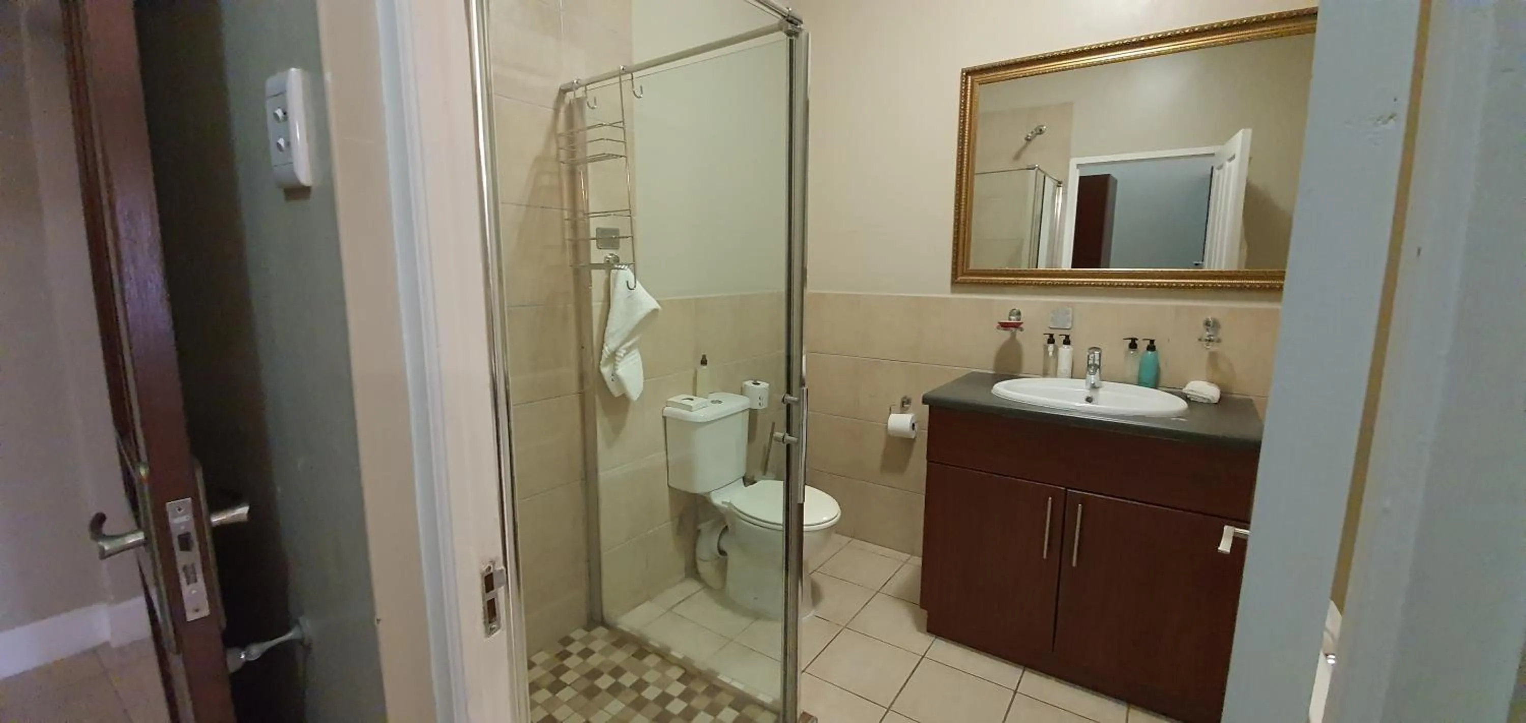 Shower in The Mandyville Jeffreys Bay