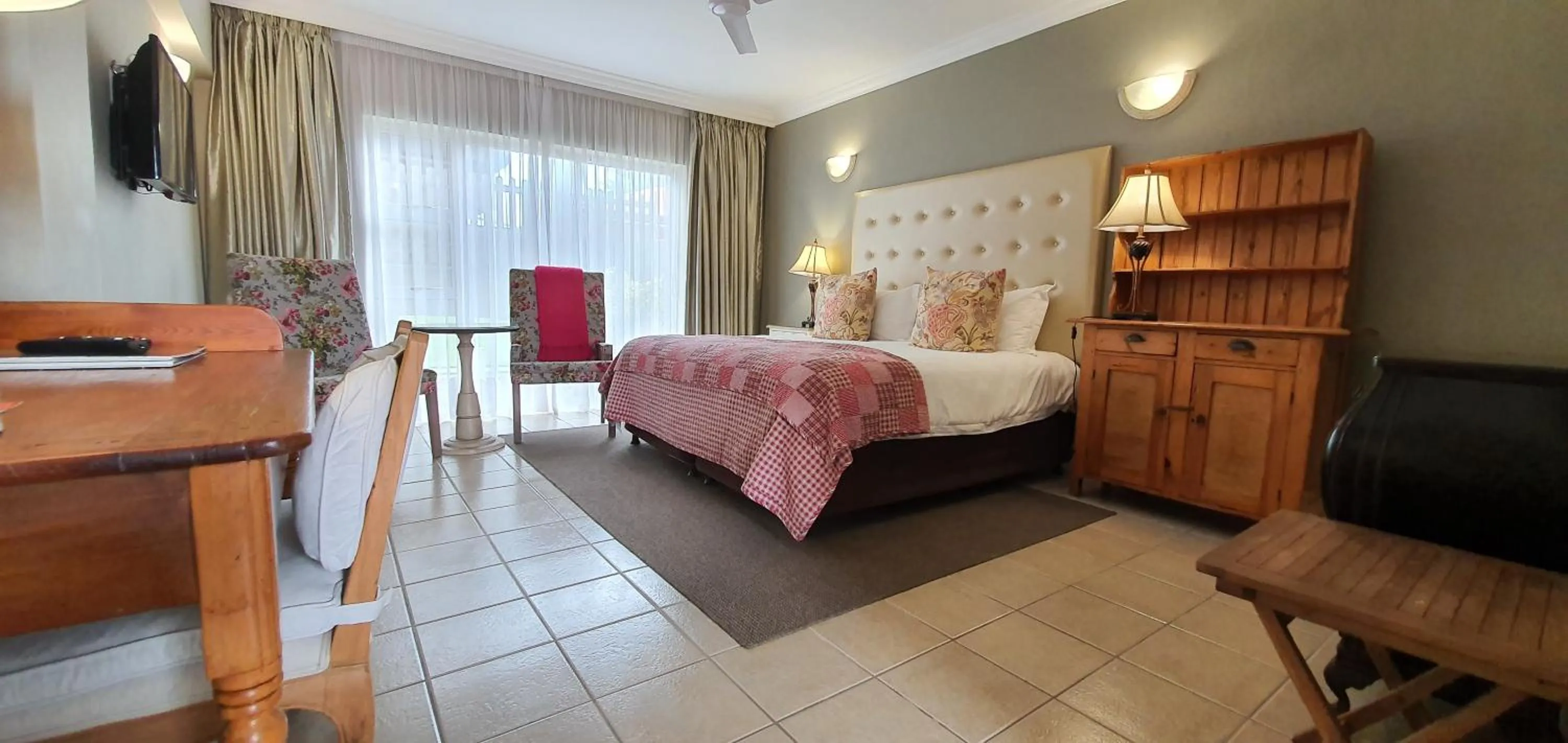Bed in The Mandyville Jeffreys Bay