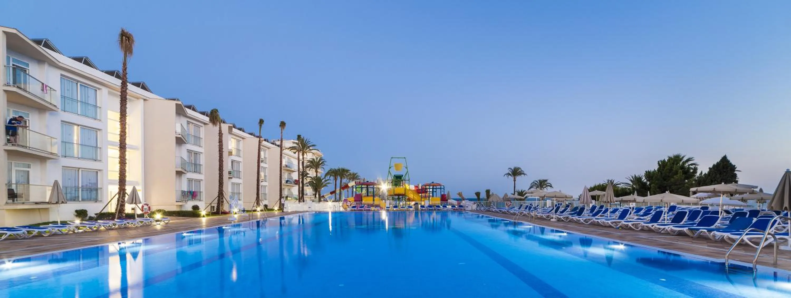 Swimming pool in Globales Playa Estepona