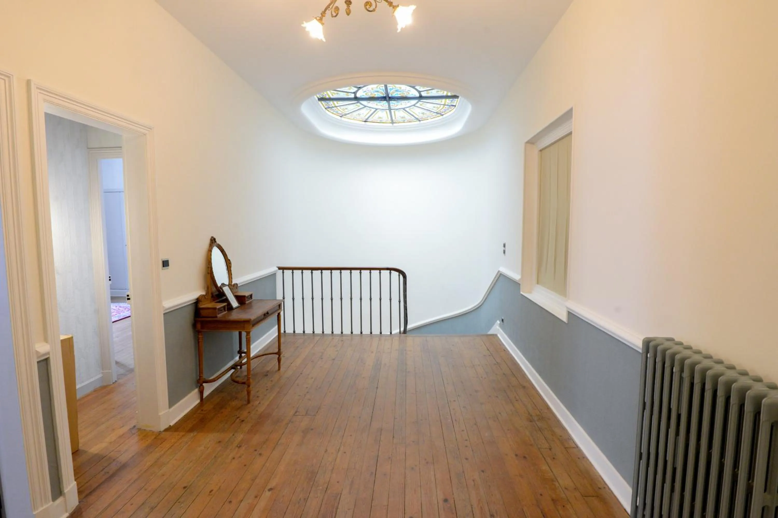 Decorative detail in La Maison de L' Ambassadeur Carcassonne B&B