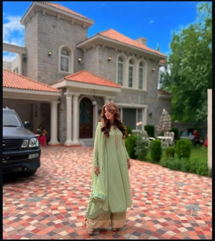 People in Arish Luxury Suites