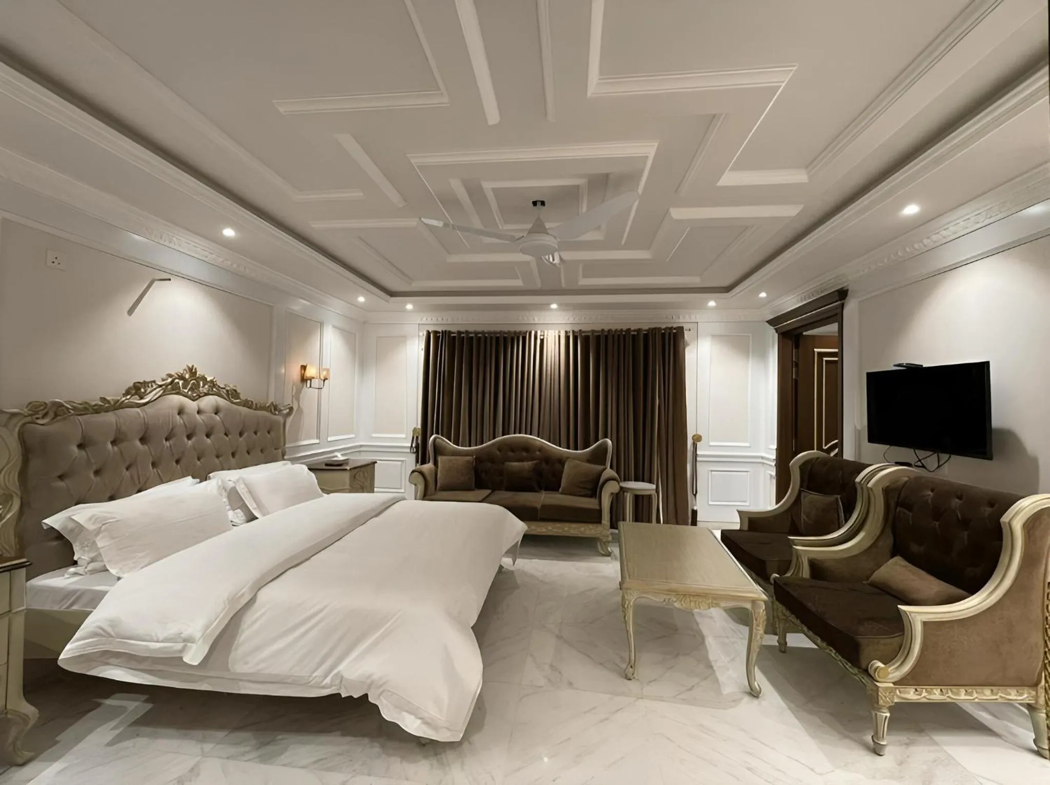 Bedroom, Bed in Arish Luxury Suites