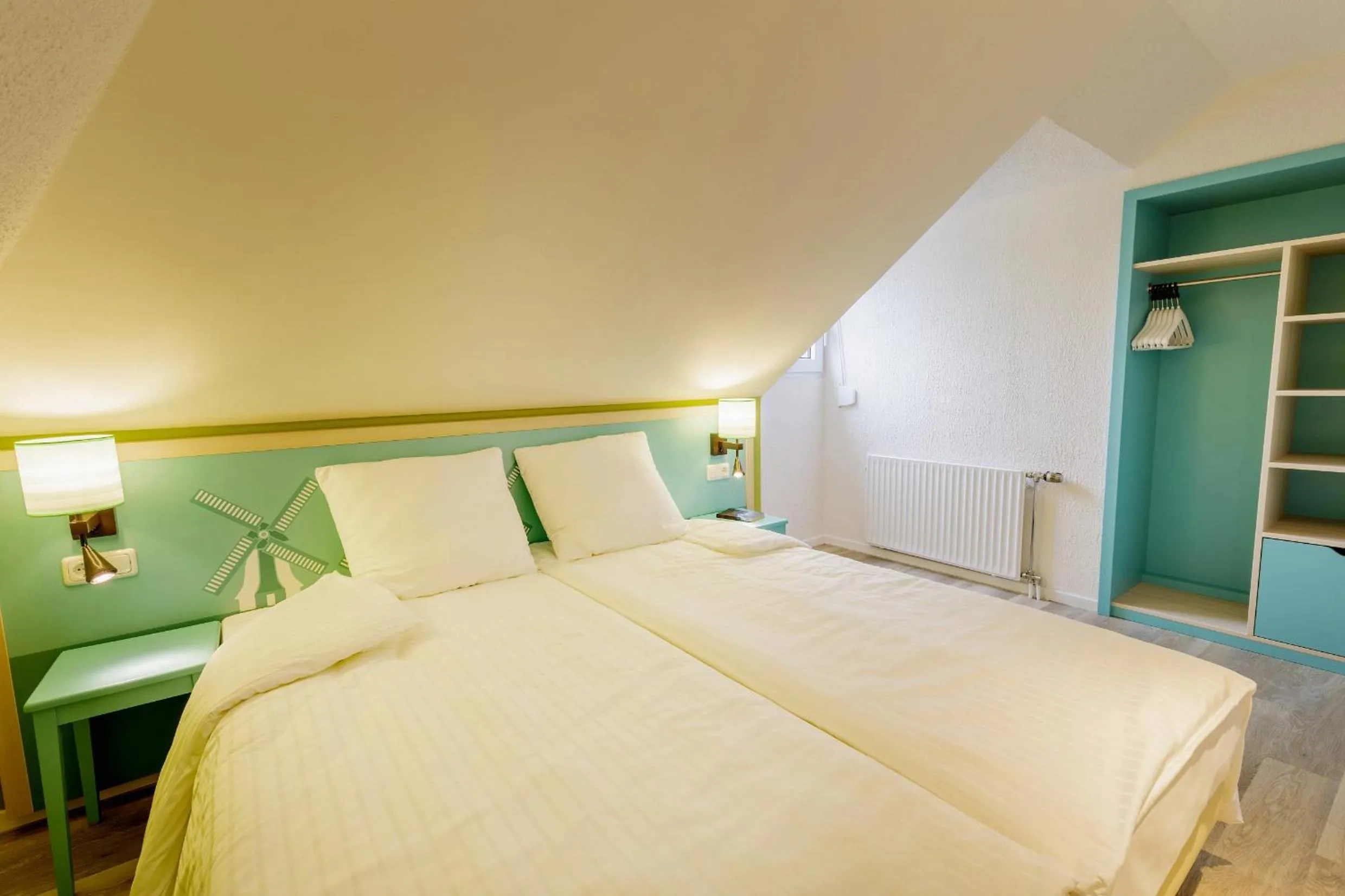 Bedroom, Bed in Center Parcs Nordseeküste Bremerhaven