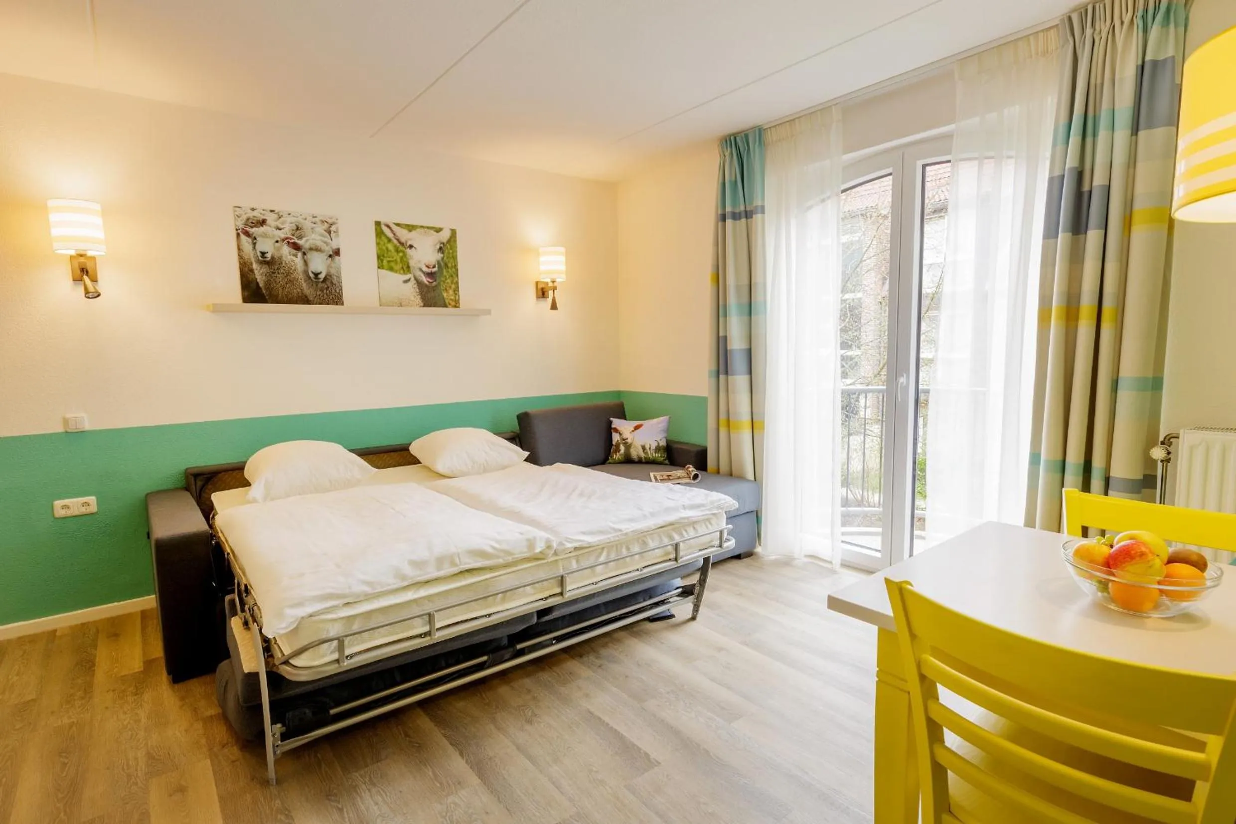 Seating area, Bed in Center Parcs Nordseeküste Bremerhaven