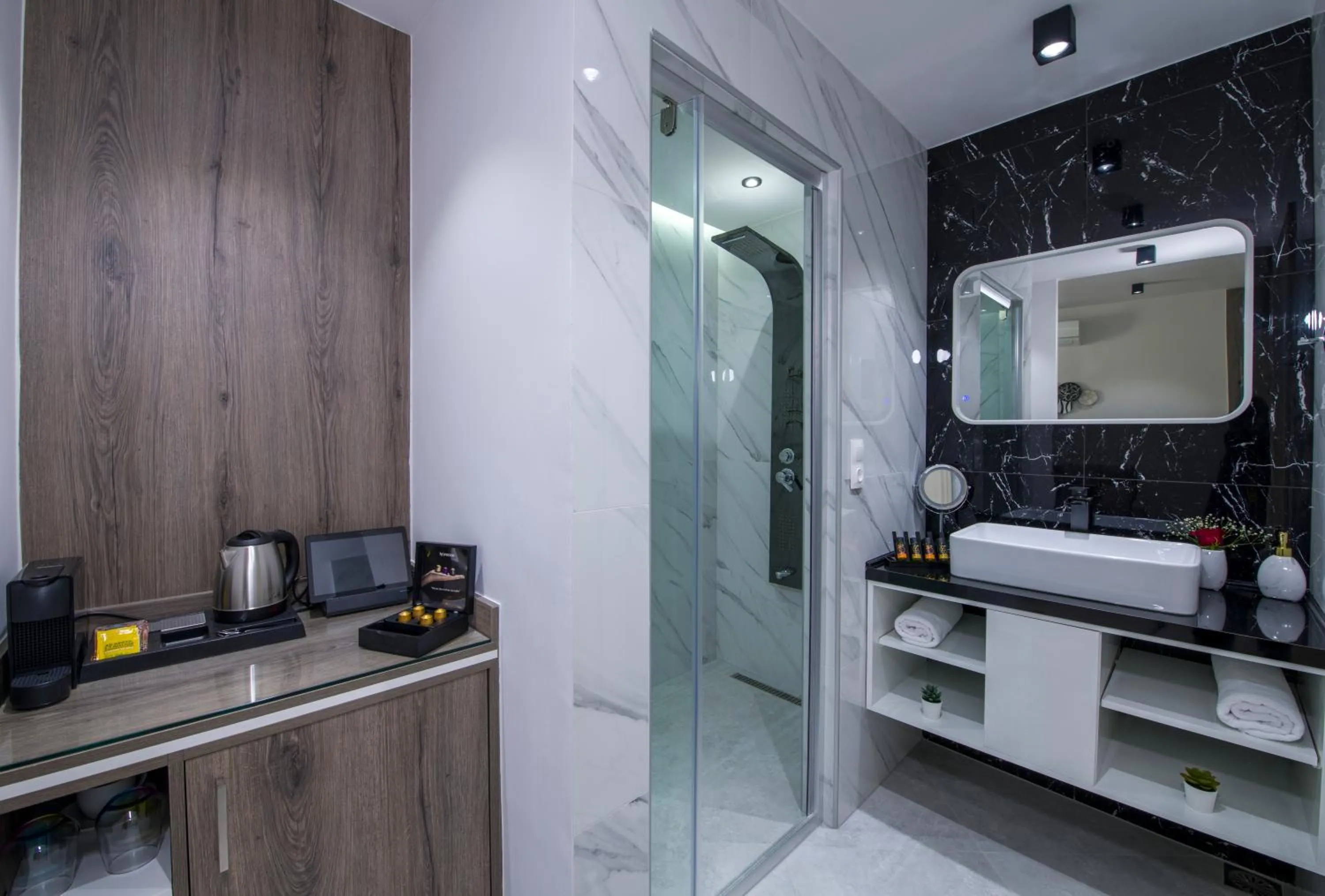 Toilet in xSuites Hotel