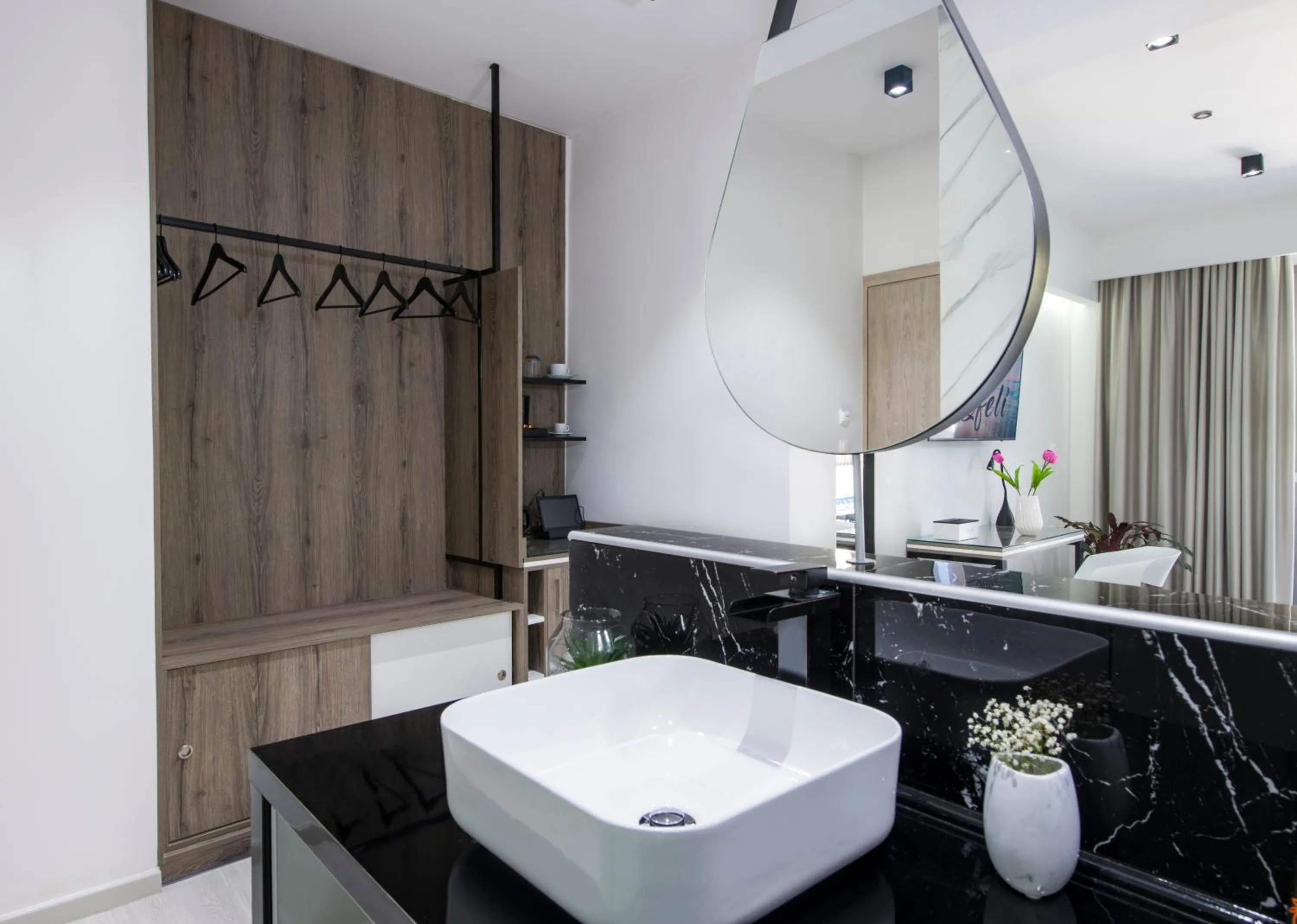 Toilet in xSuites Hotel