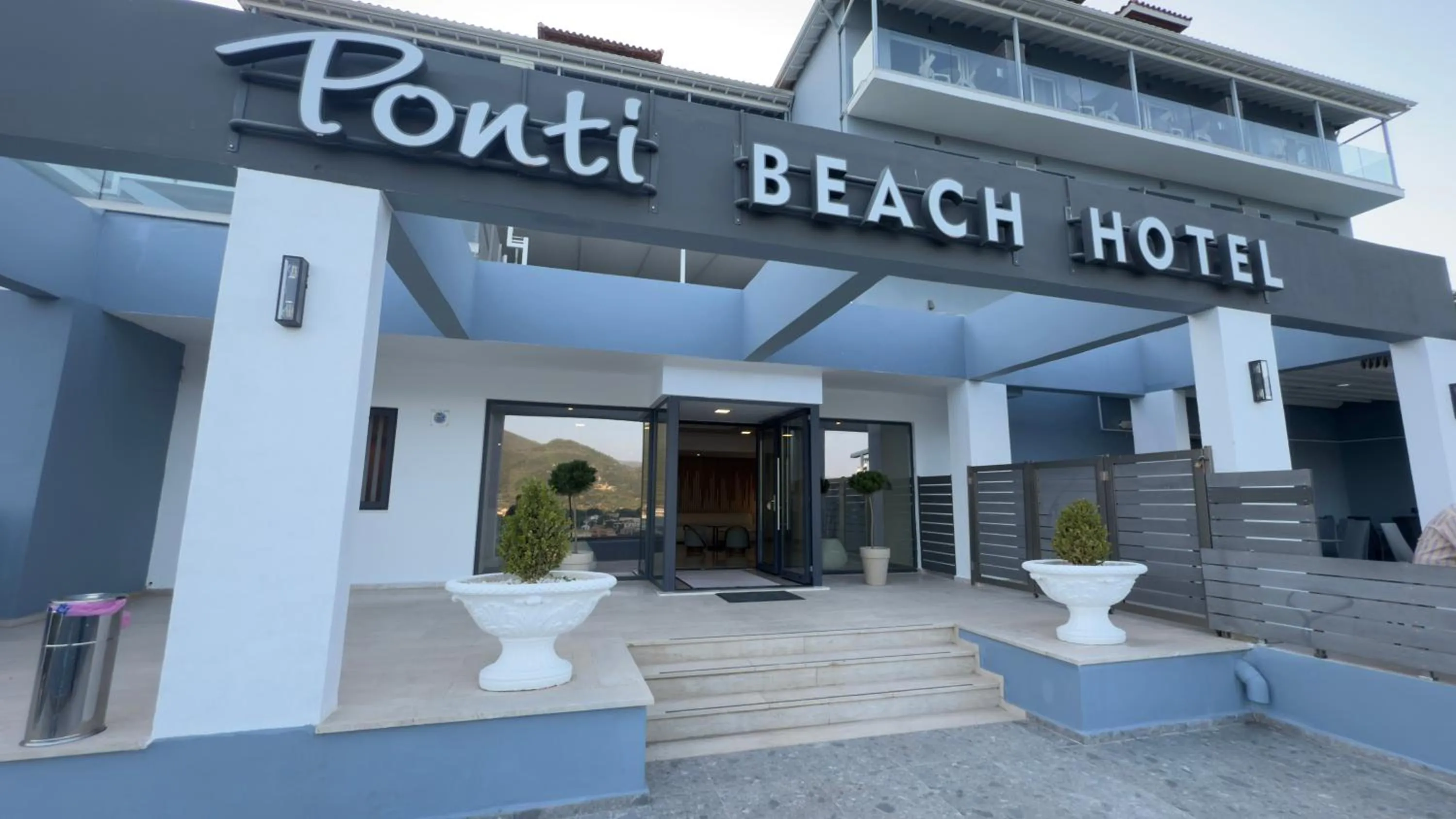Ponti Beach Hotel